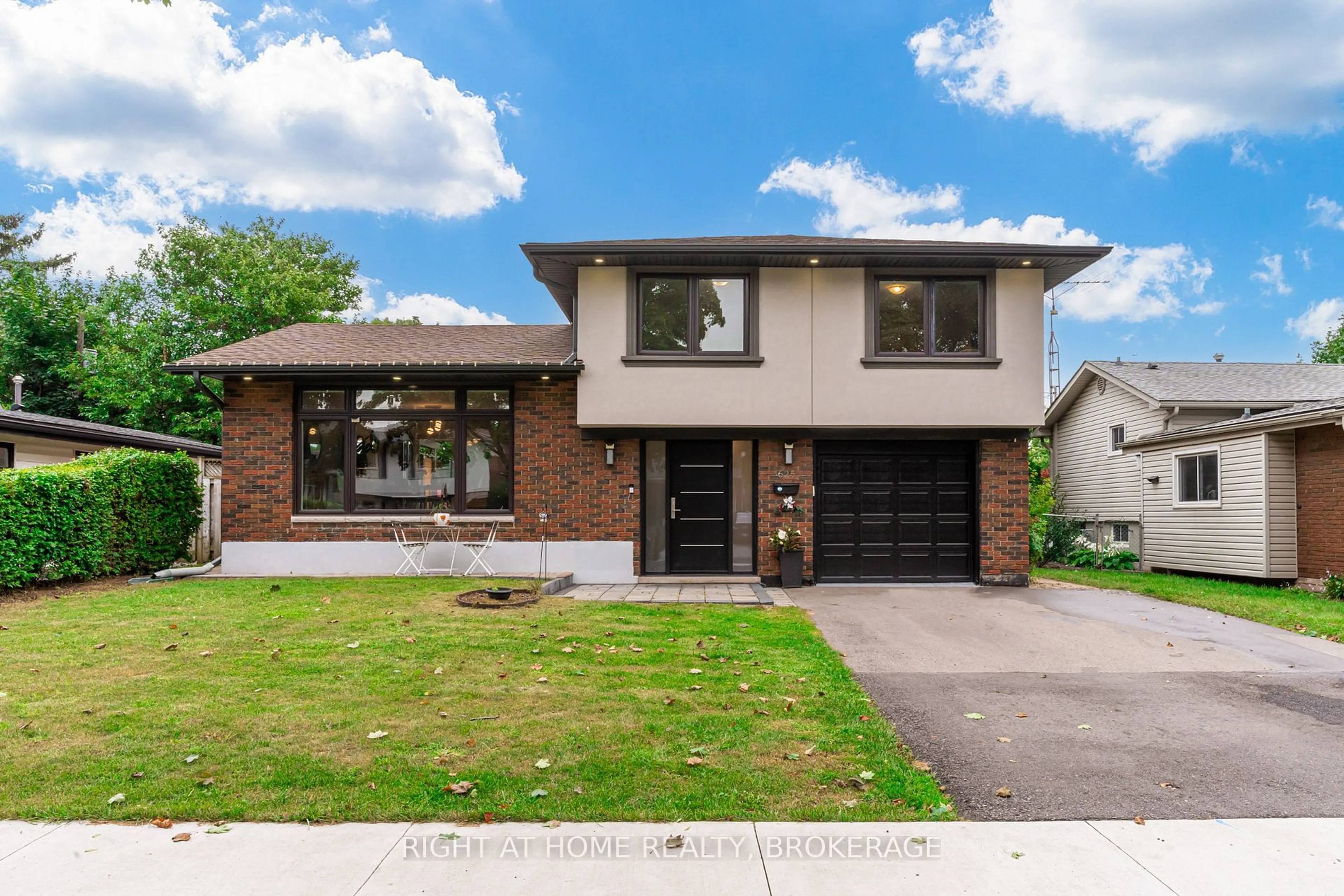 Home with brick exterior material, street for 625 Braemore Rd, Burlington Ontario L7N 3E6