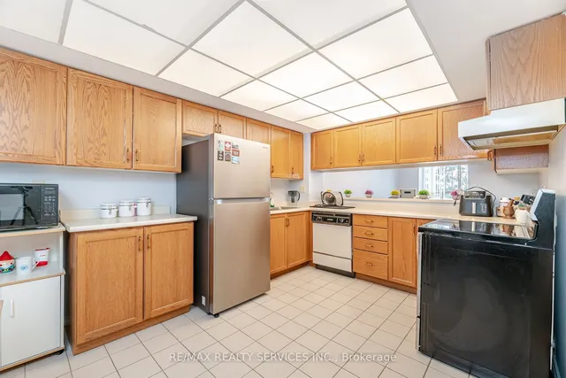 Additional property image - 330 Mill St Unit 402