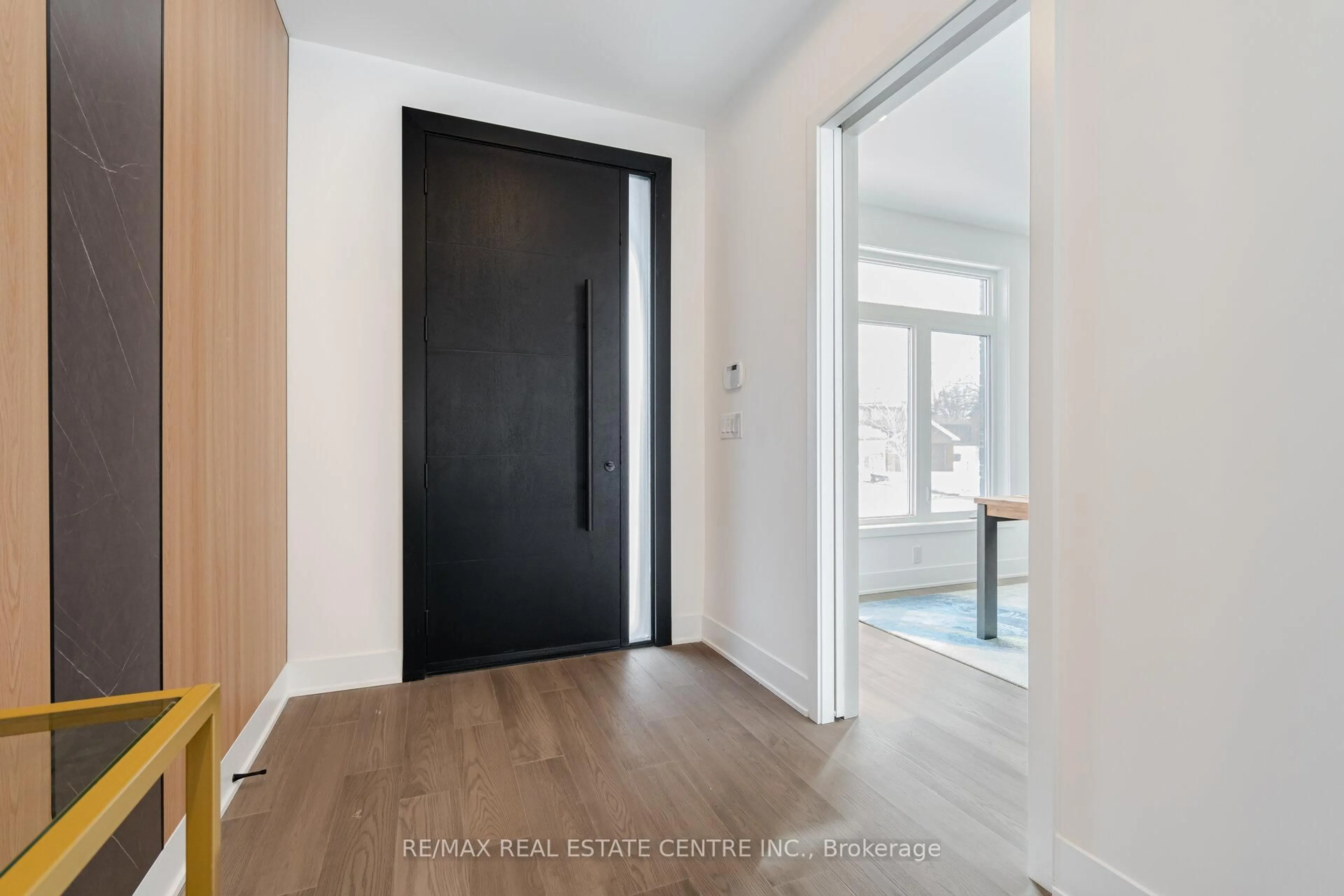 Indoor entryway for 404 Melrose St, Toronto Ontario M8Z 1H1