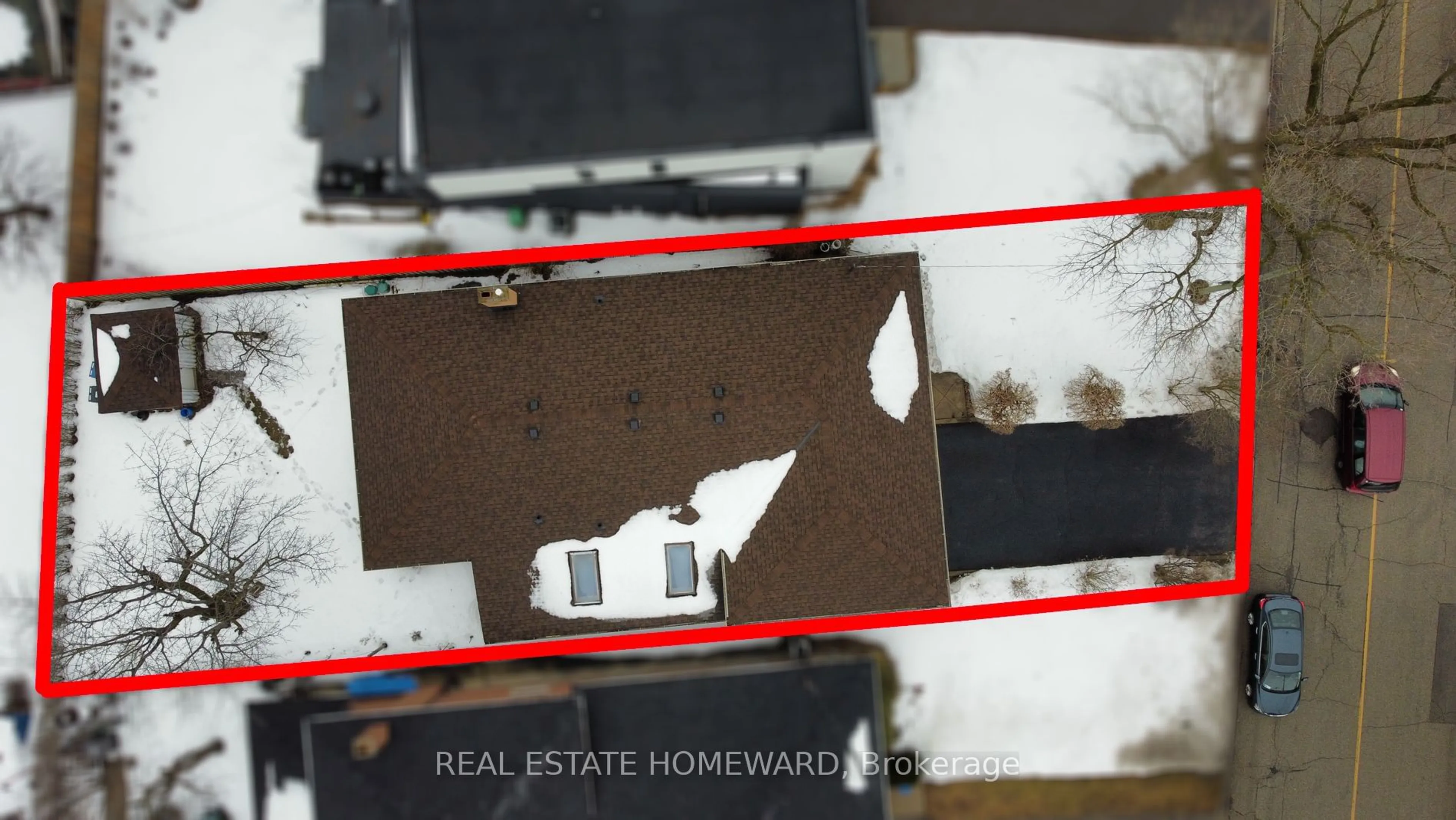 A pic from outside/outdoor area/front of a property/back of a property/a pic from drone, city buildings view from balcony for 1337 Haig Blvd, Mississauga Ontario L5E 2M8