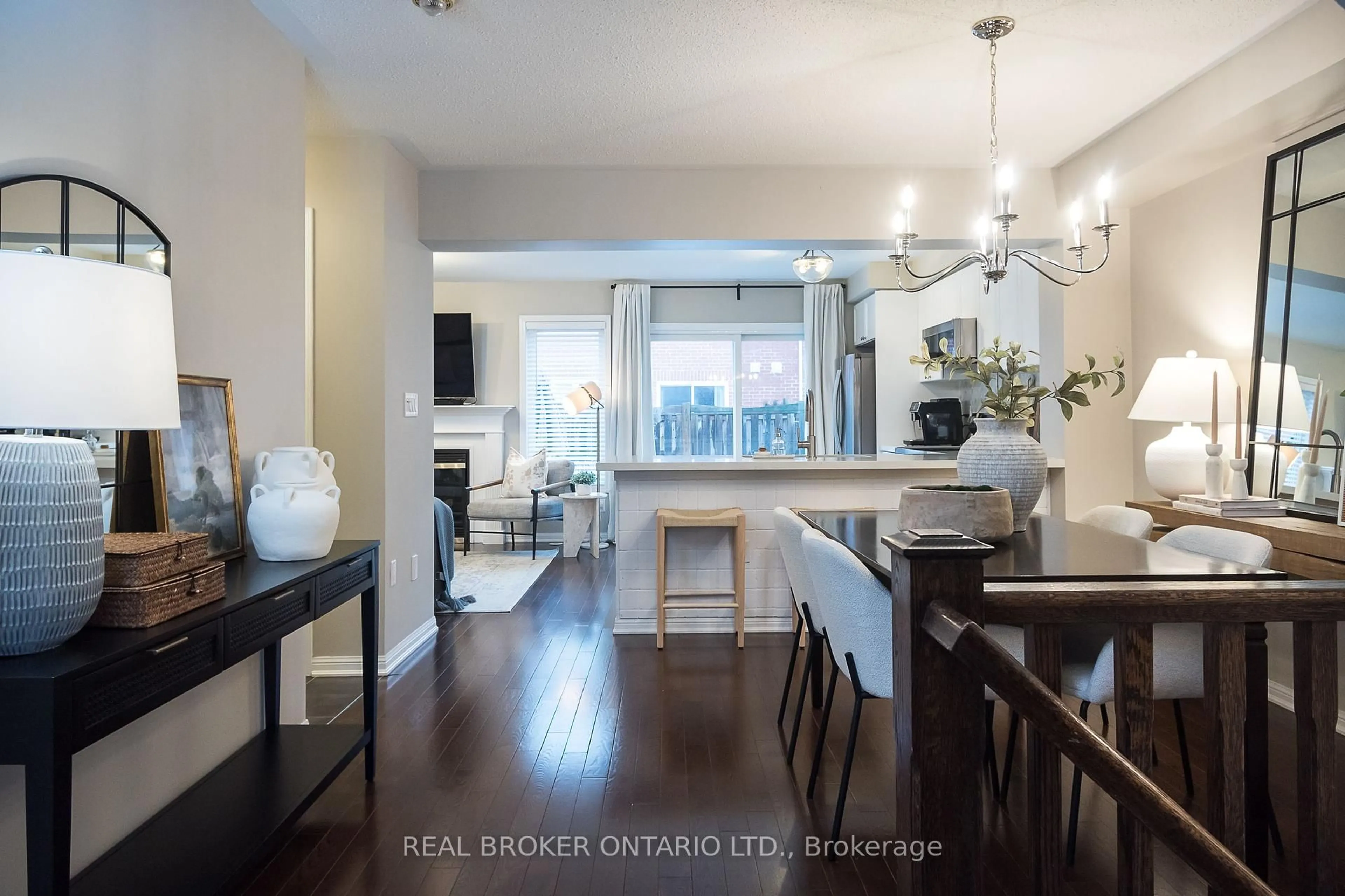 Dining room, wood/laminate floor for 342 Prosser Circ, Milton Ontario L9T 0P5