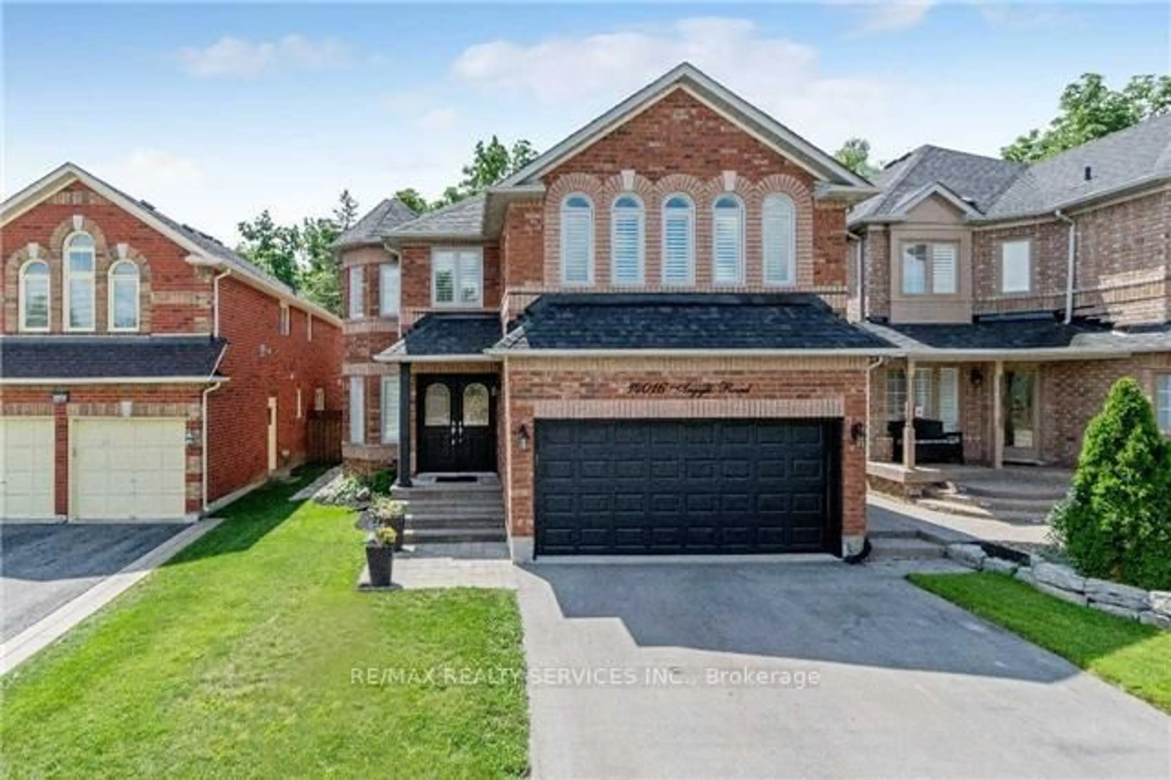 Home with brick exterior material, street for 14016 Argyll Rd, Halton Hills Ontario L7G 5T7