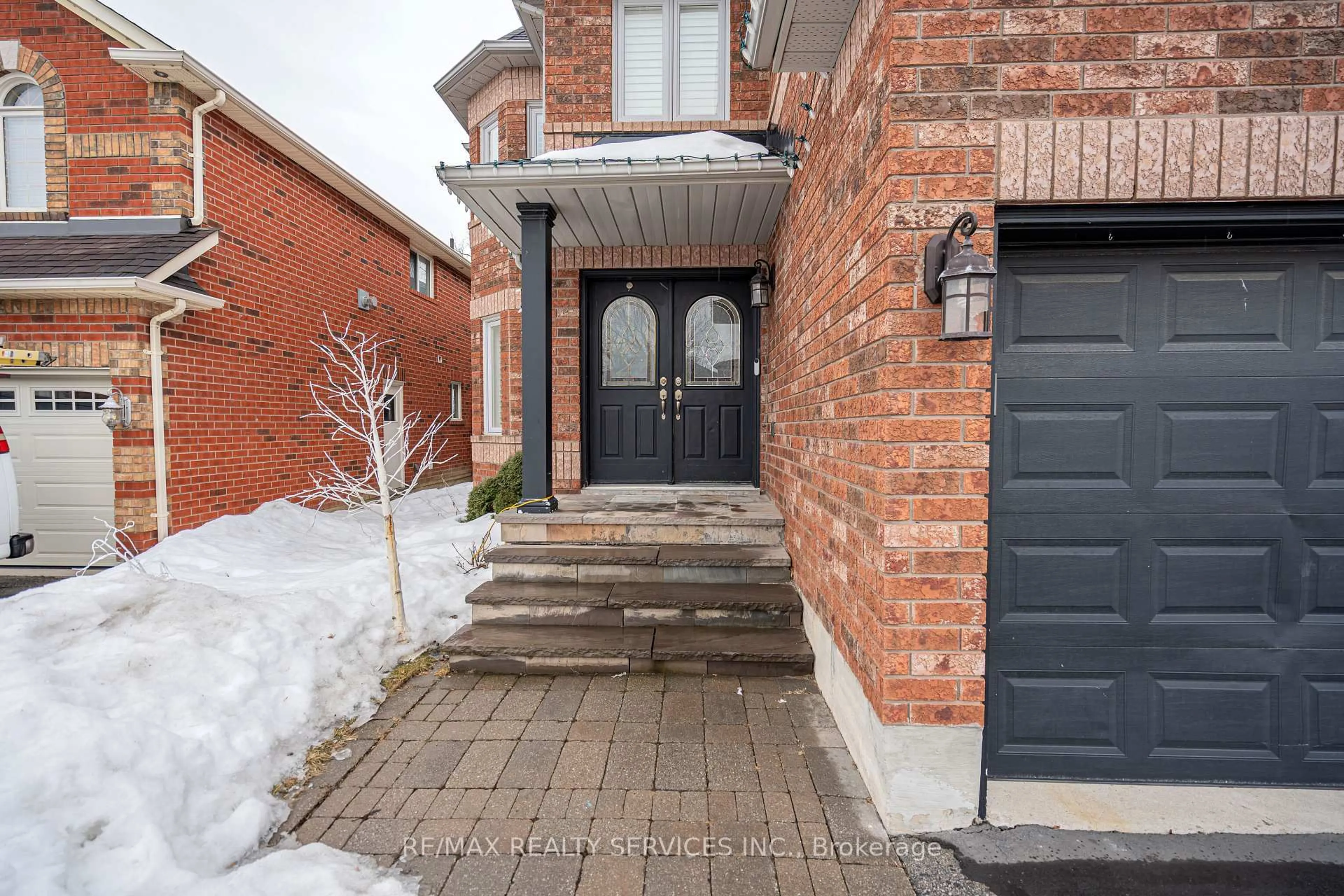 Home with brick exterior material, street for 14016 Argyll Rd, Halton Hills Ontario L7G 5T7