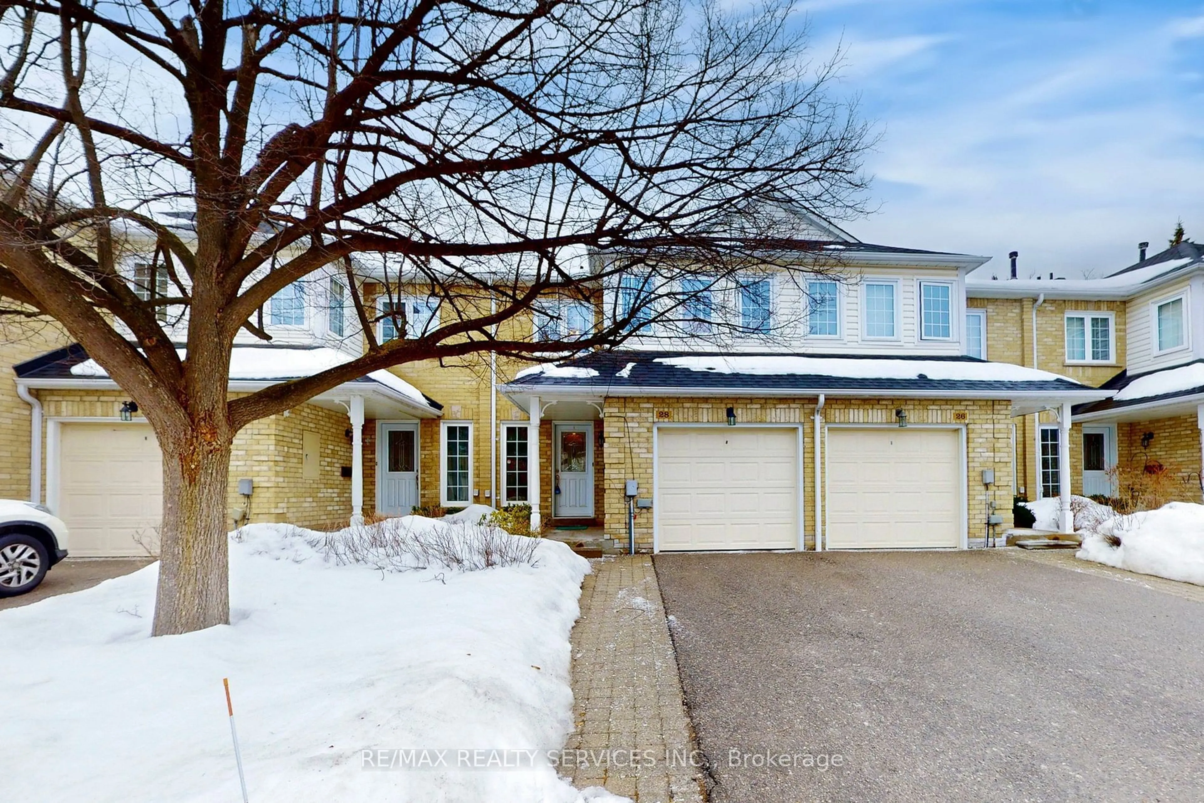 Unknown for 28 Heathcliffe Sq, Brampton Ontario L6S 5P7