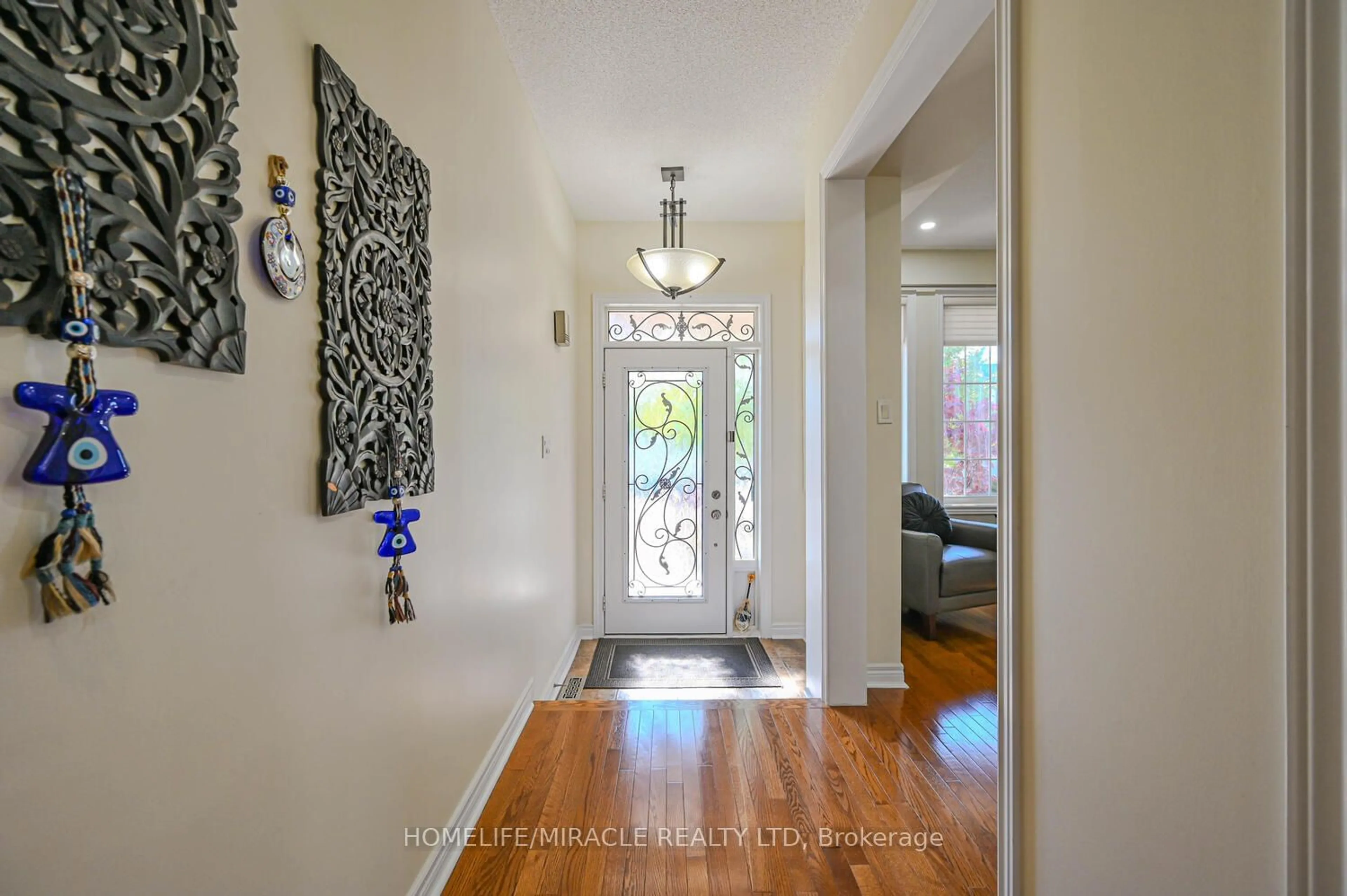 Indoor entryway for 57 Moldovan Dr, Brampton Ontario L6R 0E4