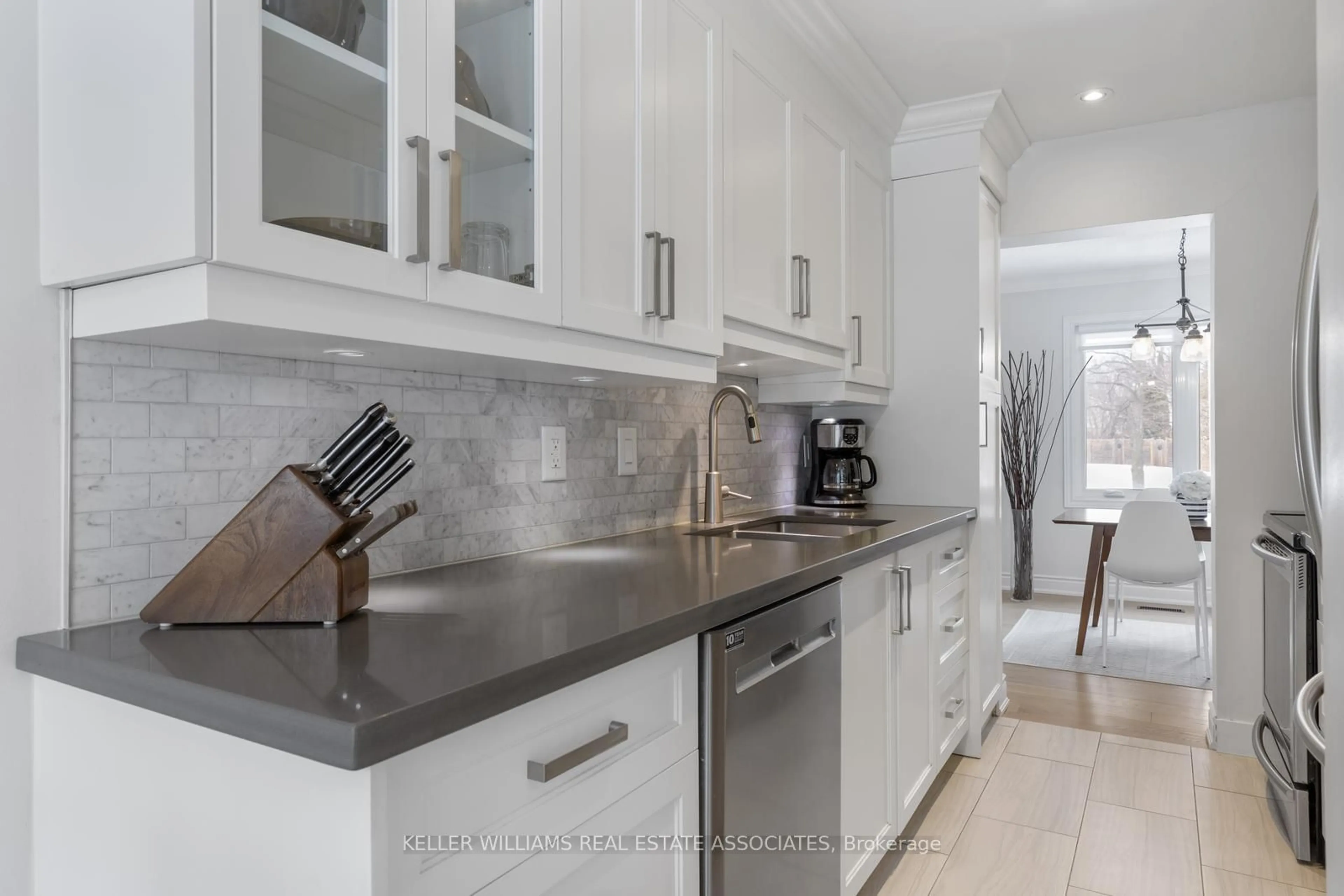 Contemporary kitchen, ceramic/tile floor for 3591 Ash Row Cres, Mississauga Ontario L5L 1K3