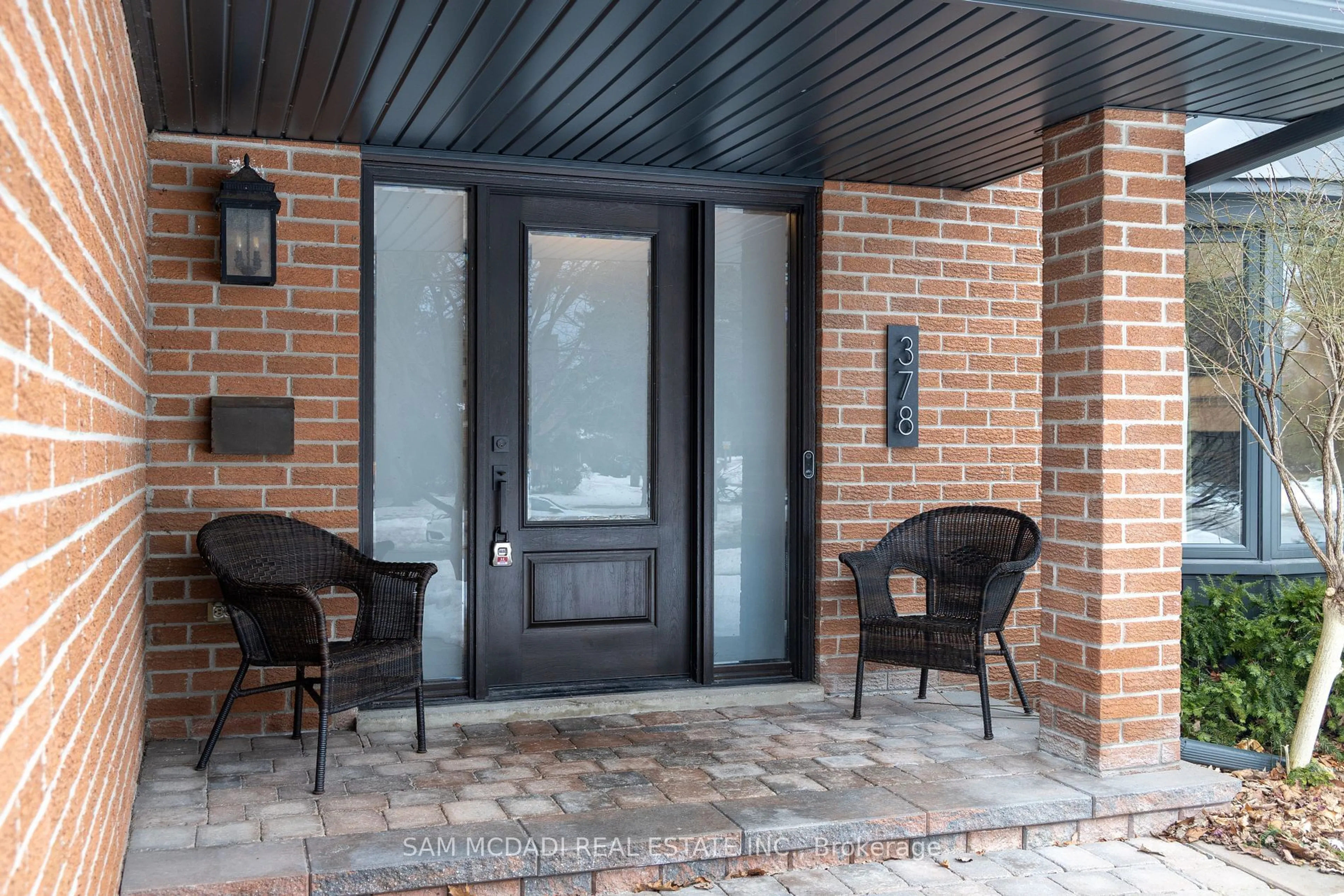 Patio, street for 378 ASPEN FOREST Dr, Oakville Ontario L6J 6H4