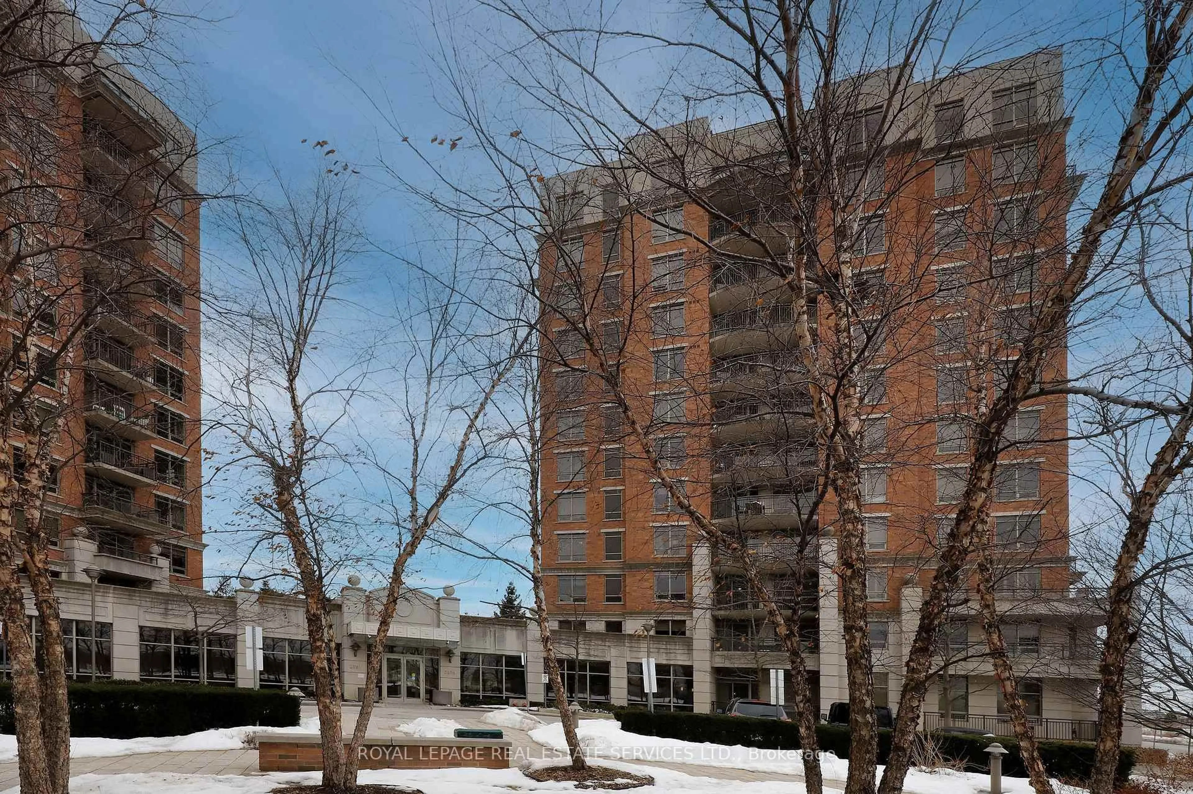 Patio, building for 2379 Central Park Dr #405, Oakville Ontario L6H 0E3