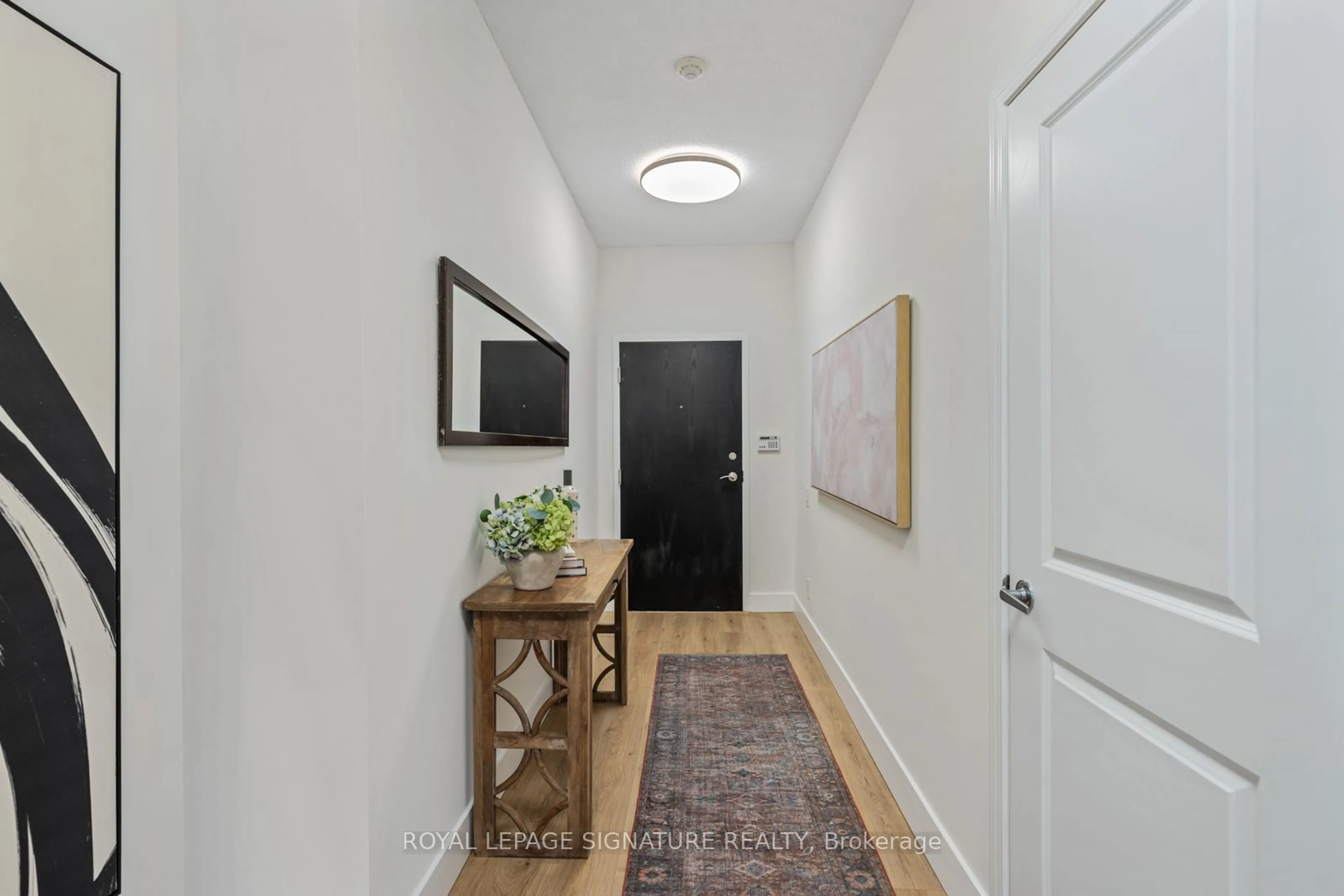 Indoor entryway for 15 Windermere Ave #1805, Toronto Ontario M6S 5A2