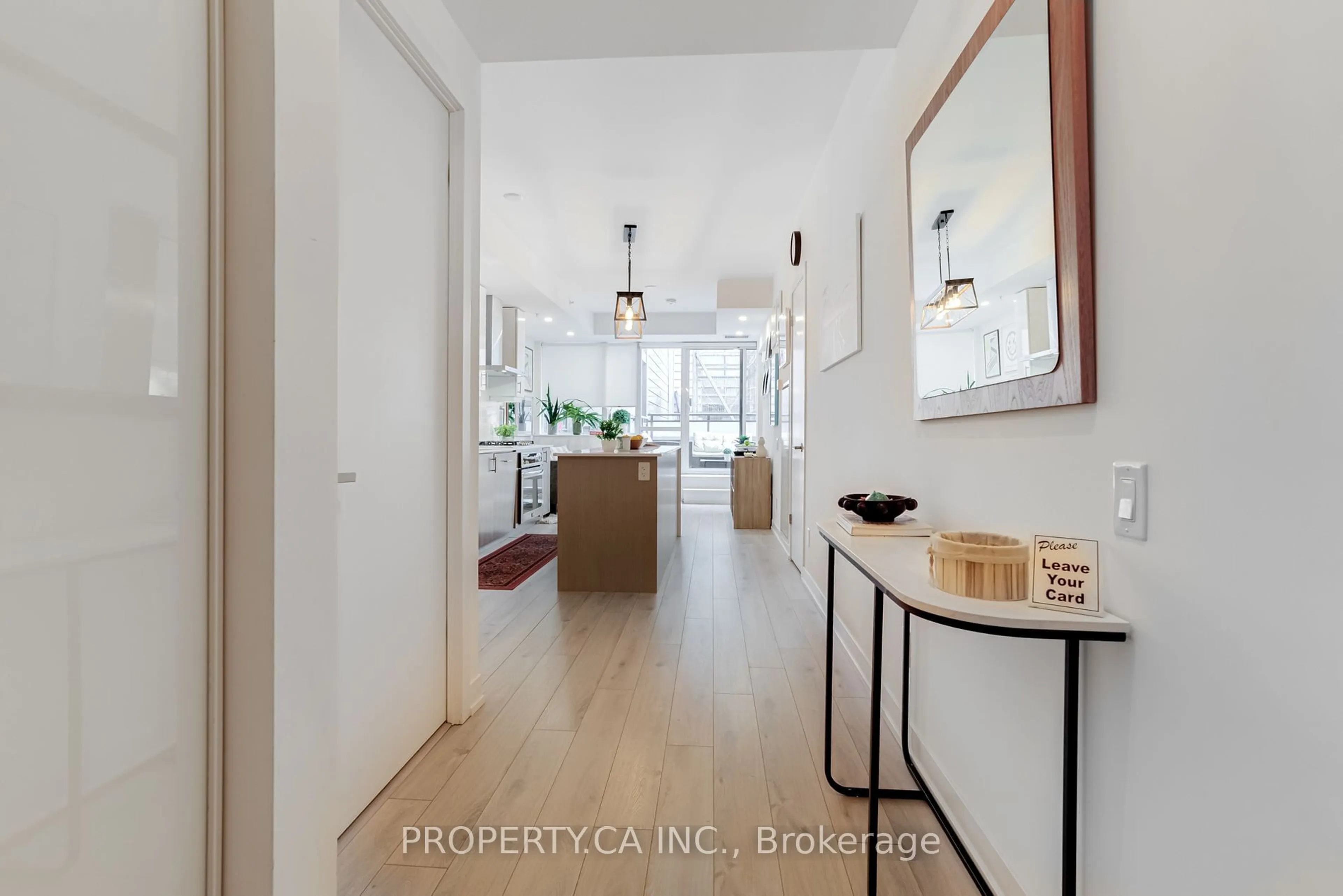 Indoor entryway for 38 Howard Park Ave #212, Toronto Ontario M6R 0A7