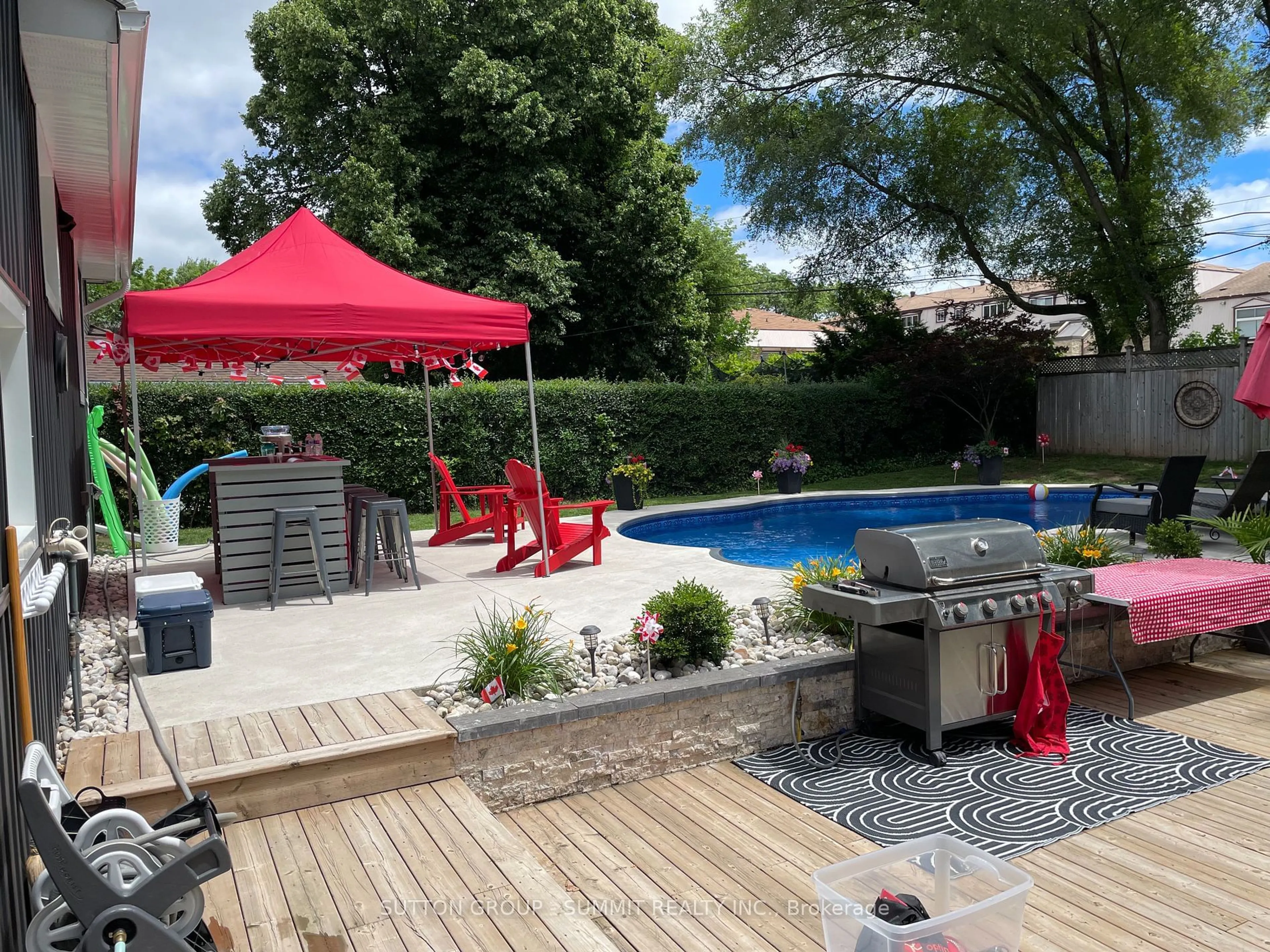 Patio, street for 182 Old Orchard Rd, Burlington Ontario L7T 2G1