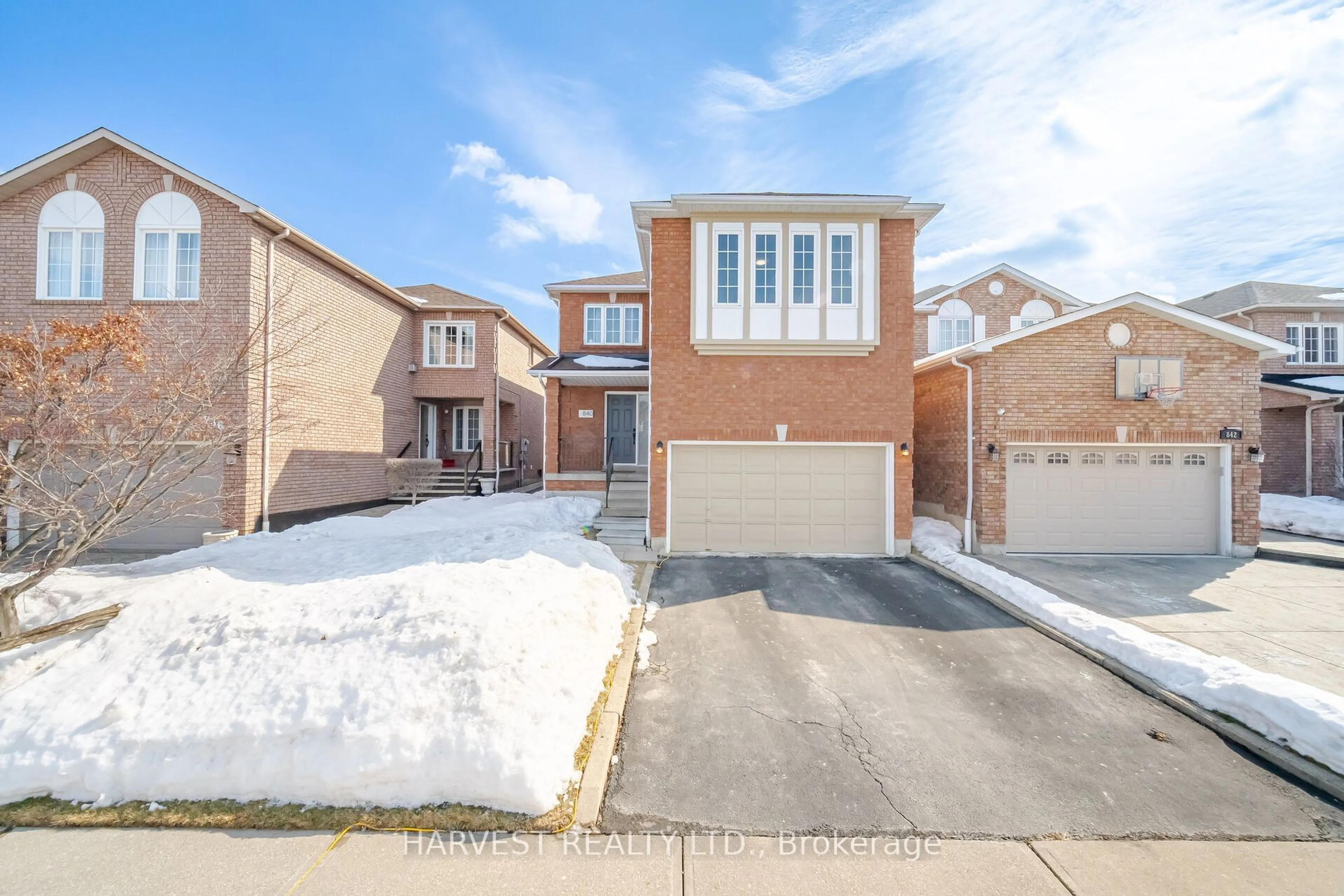 Home with brick exterior material, street for 840 Cardington St, Mississauga Ontario L5V 1Z7