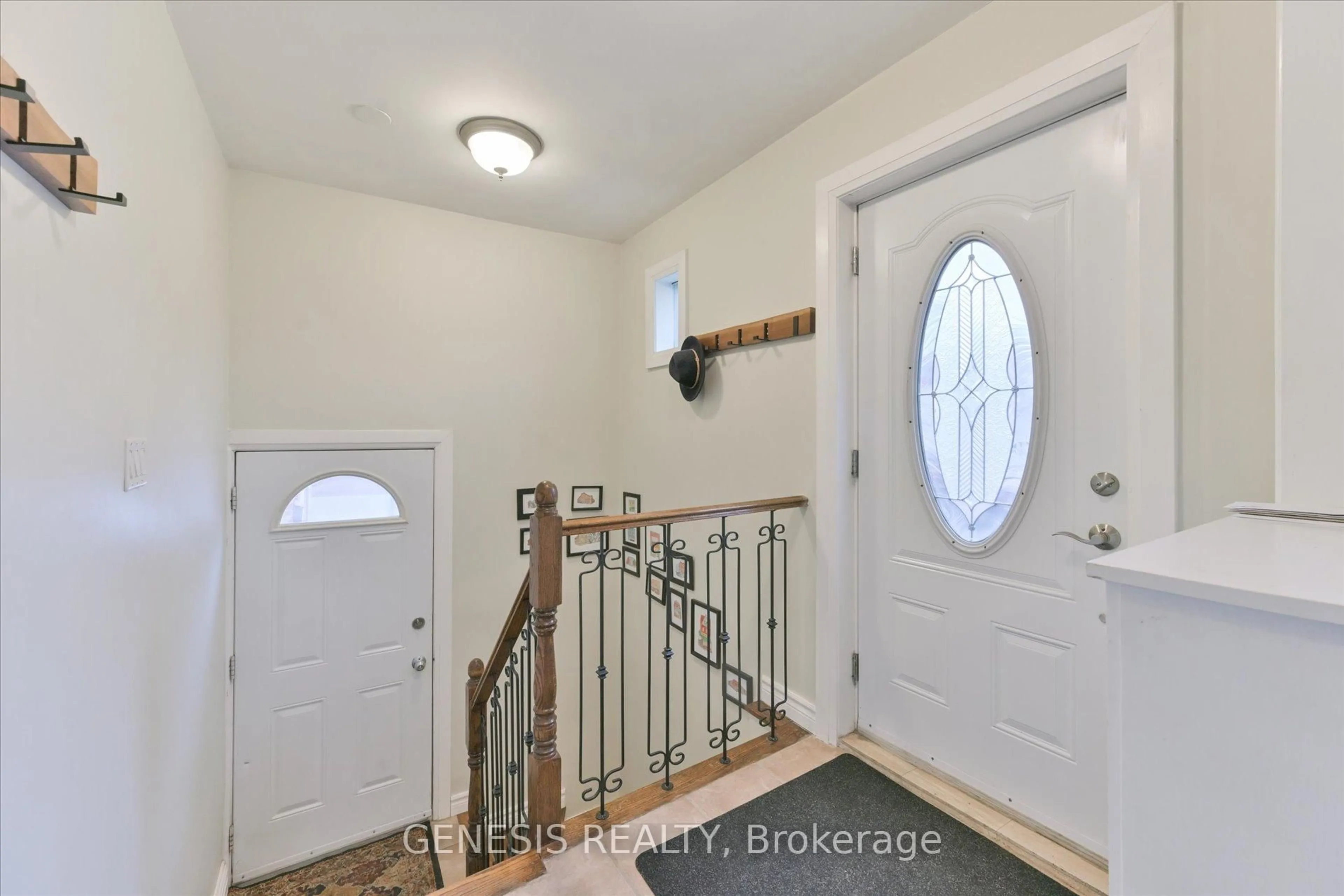 Indoor entryway for 455 Caledonia Rd, Toronto Ontario M6E 4T9