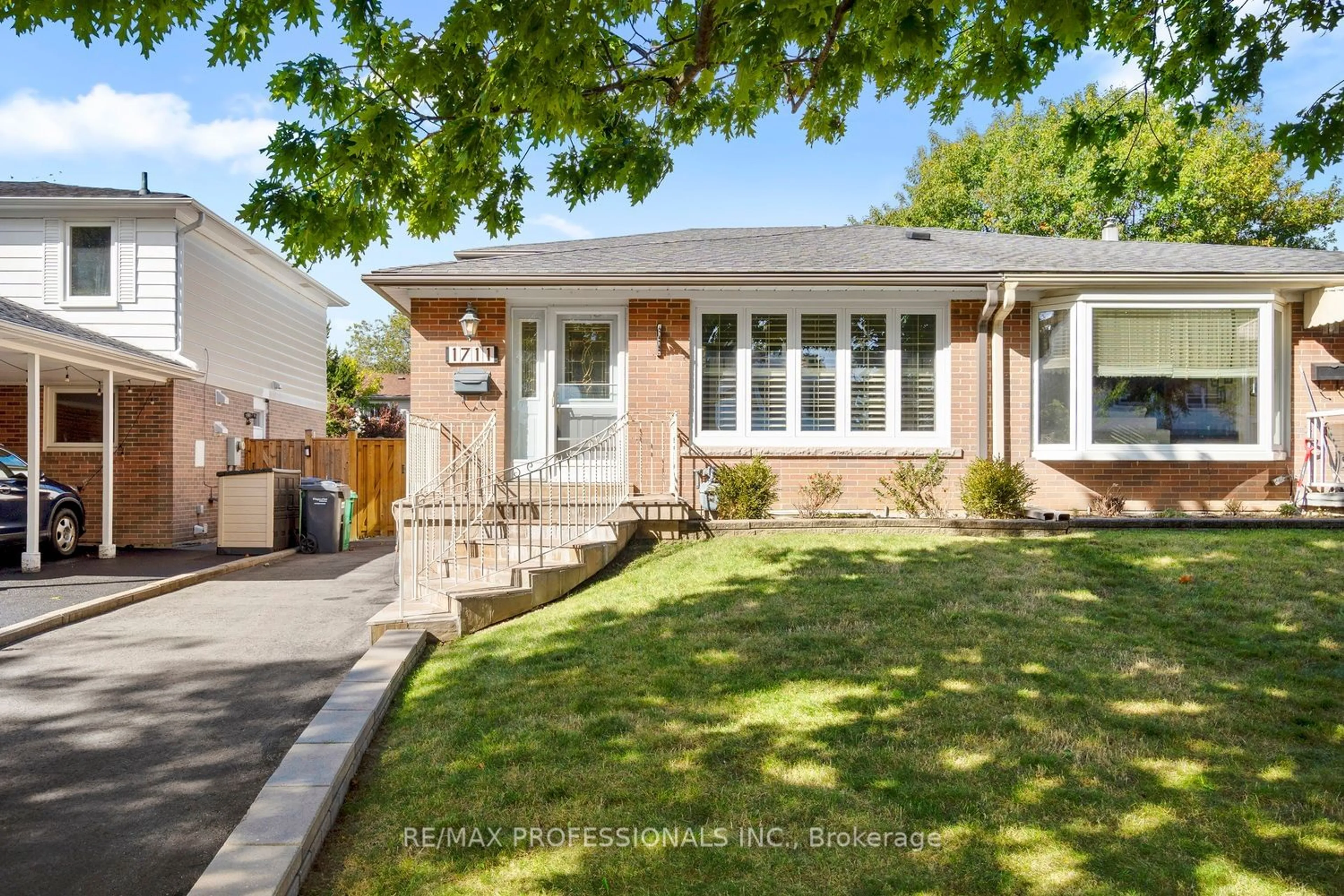 Home with brick exterior material, street for 1711 Blackbird Dr, Mississauga Ontario L4X 7M8