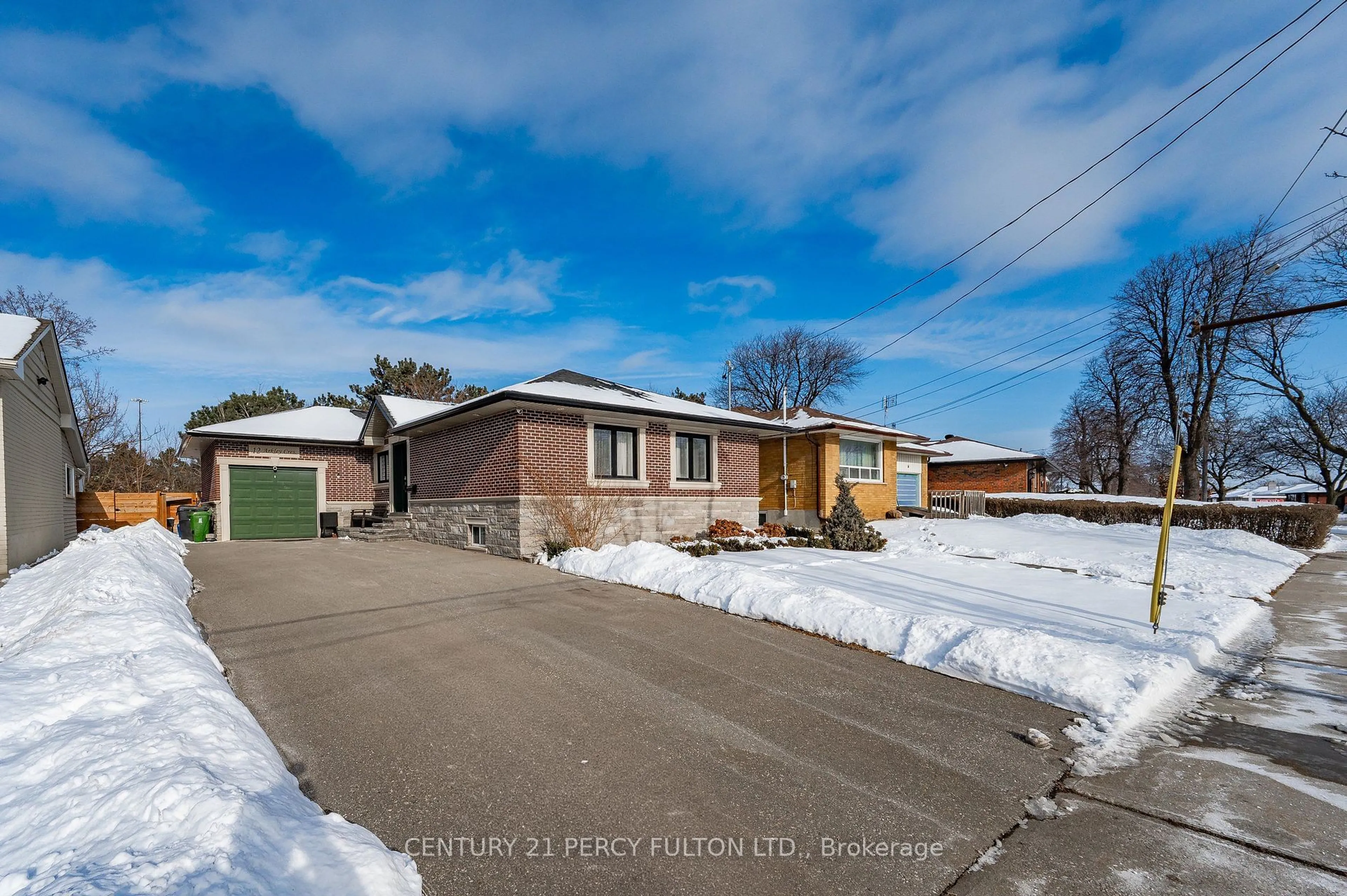 A pic from outside/outdoor area/front of a property/back of a property/a pic from drone, street for 12 Arkley Cres, Toronto Ontario M9R 3S3