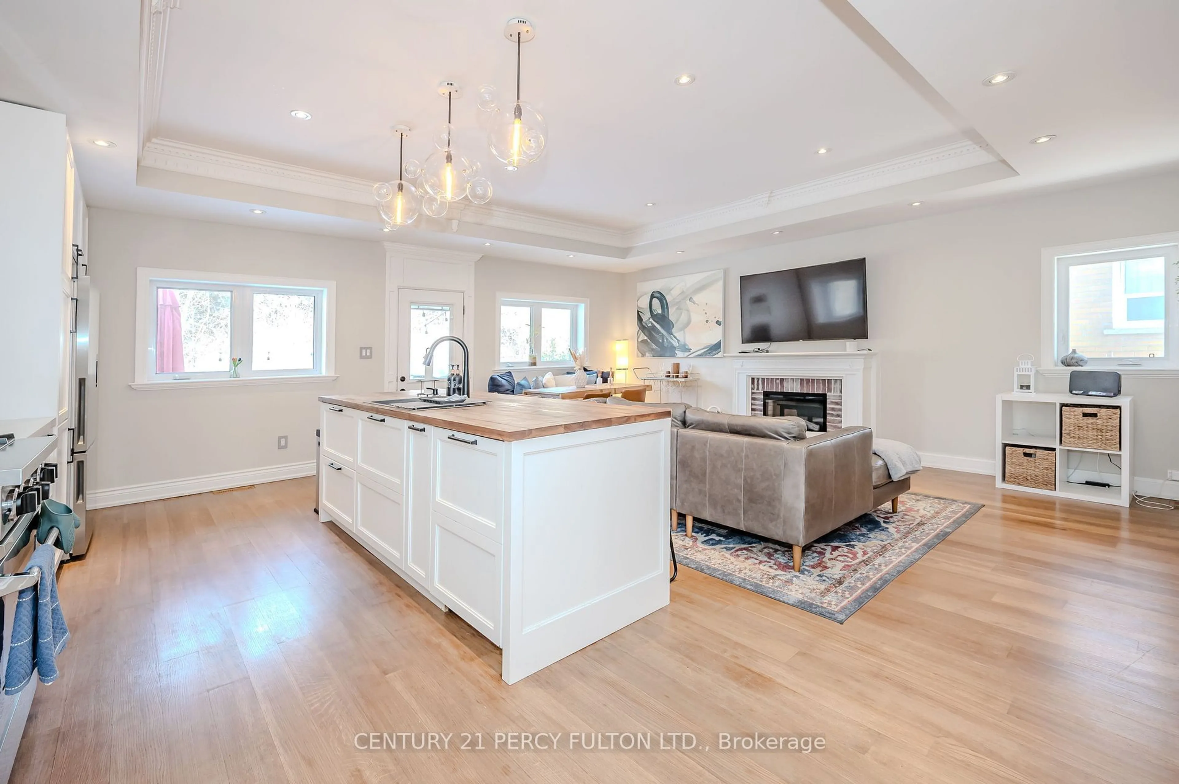 Open concept kitchen, unknown for 12 Arkley Cres, Toronto Ontario M9R 3S3