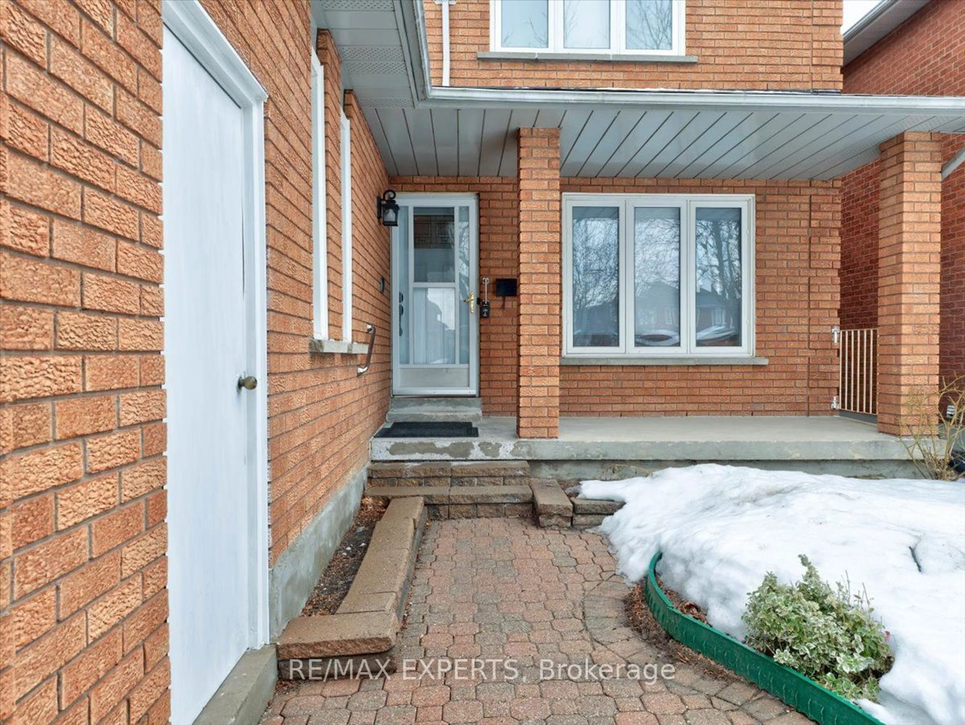 Indoor entryway for 15 Woodlot Cres, Toronto Ontario M9W 6T2