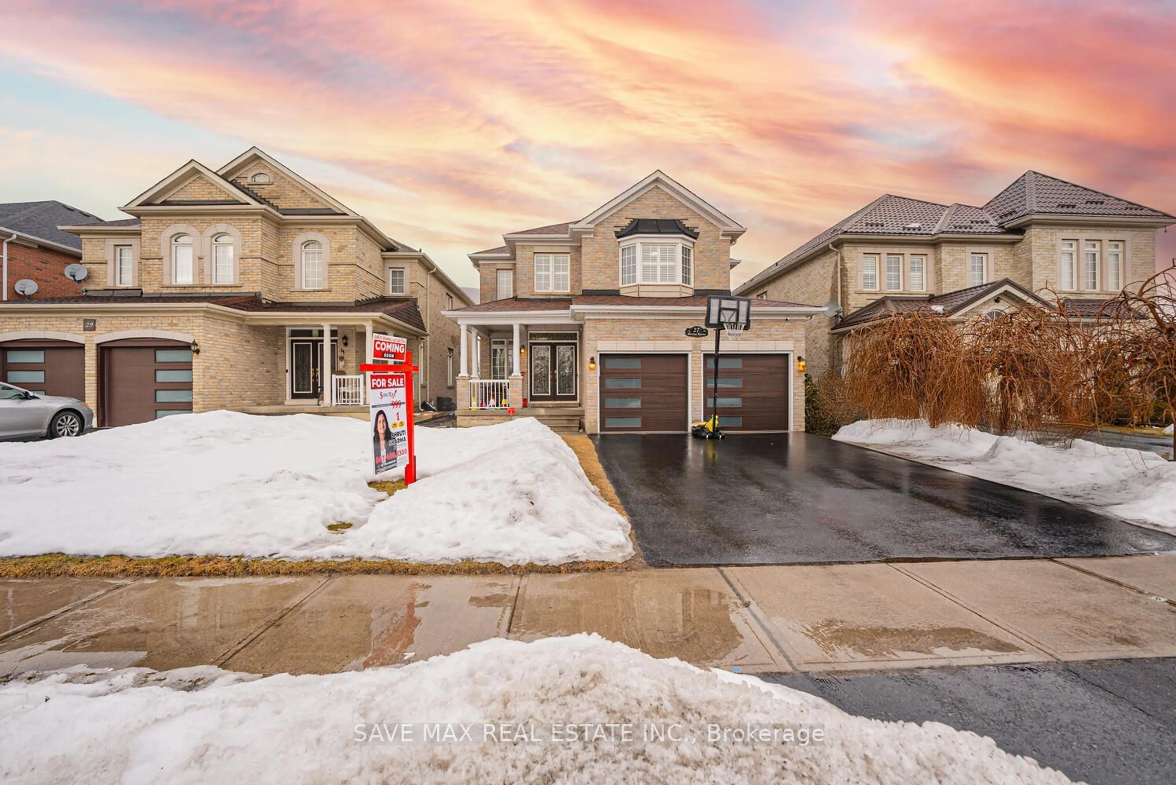 A pic from outside/outdoor area/front of a property/back of a property/a pic from drone, street for 27 Messina Ave, Brampton Ontario L6Y 0M8