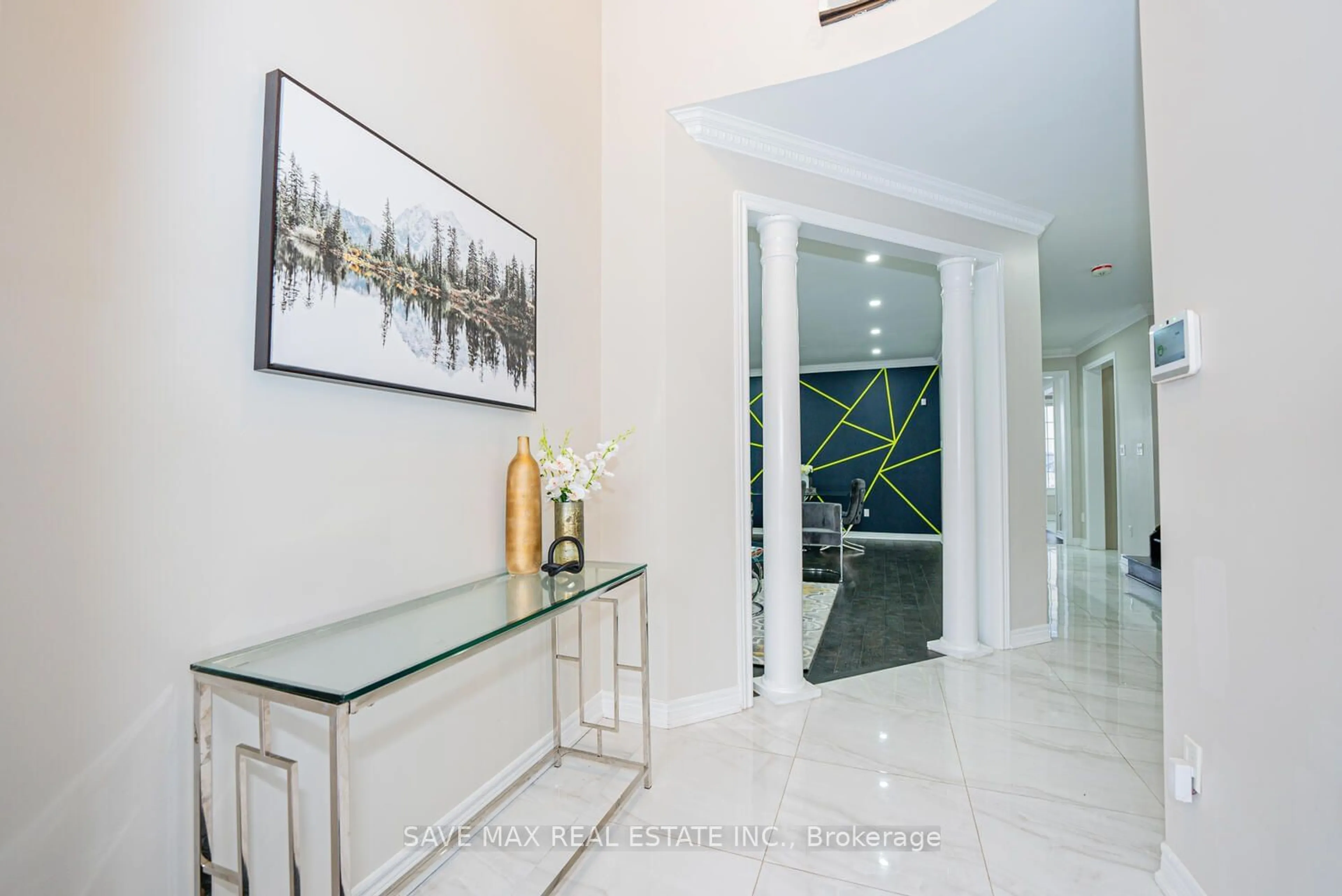 Indoor foyer for 27 Messina Ave, Brampton Ontario L6Y 0M8