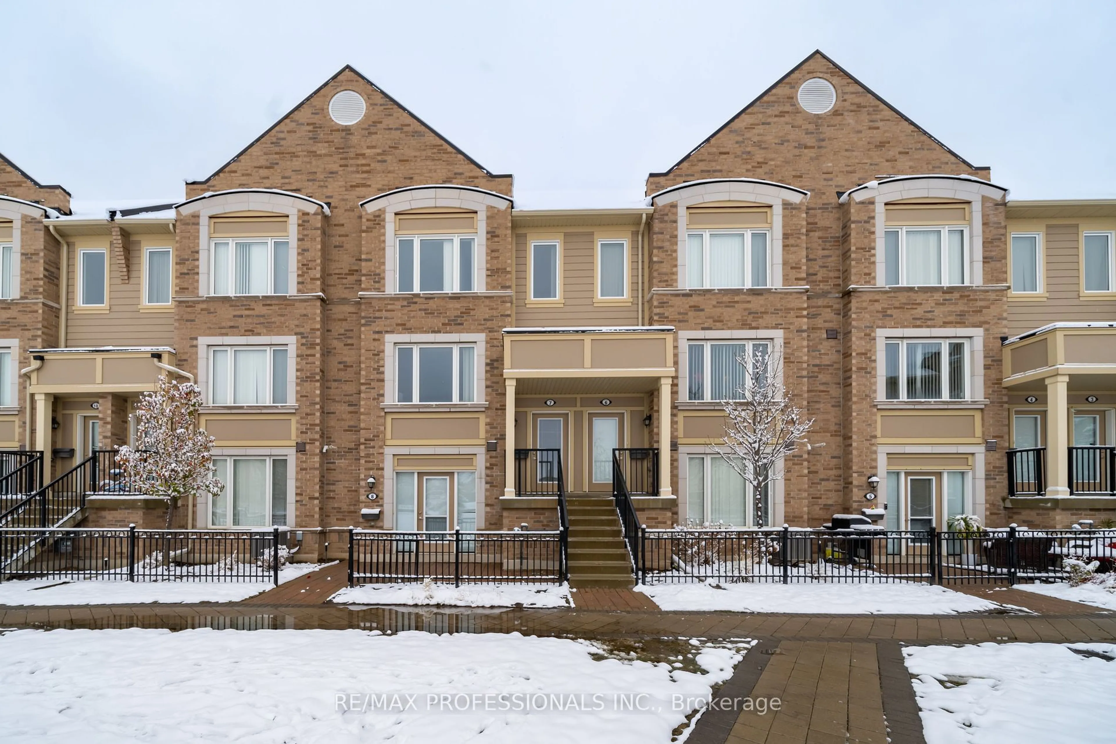 Unknown for 3135 Boxford Cres #7, Mississauga Ontario L5M 0P4