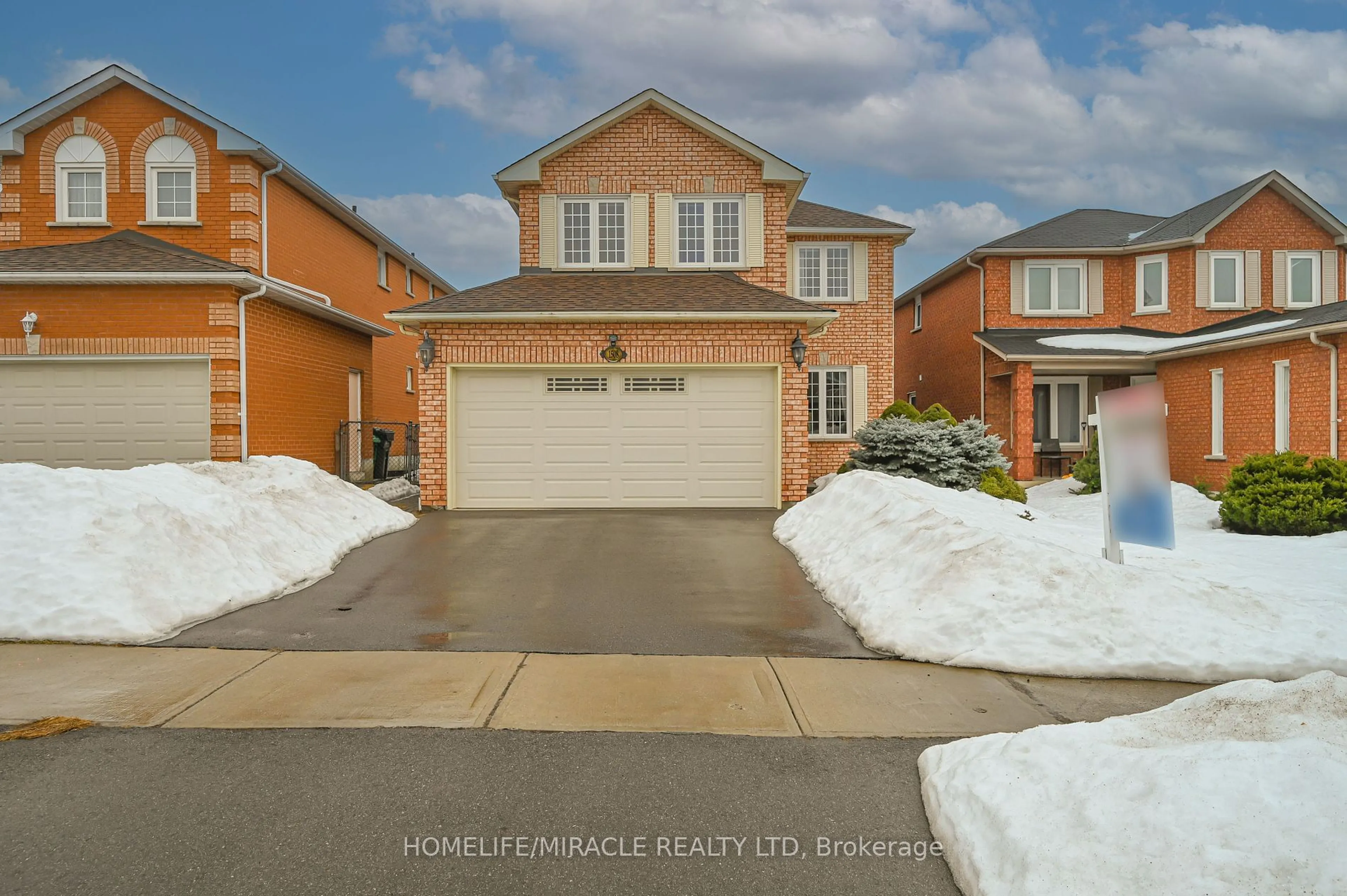 Home with brick exterior material, street for 1508 Roseway Dr, Mississauga Ontario L5M 5M5