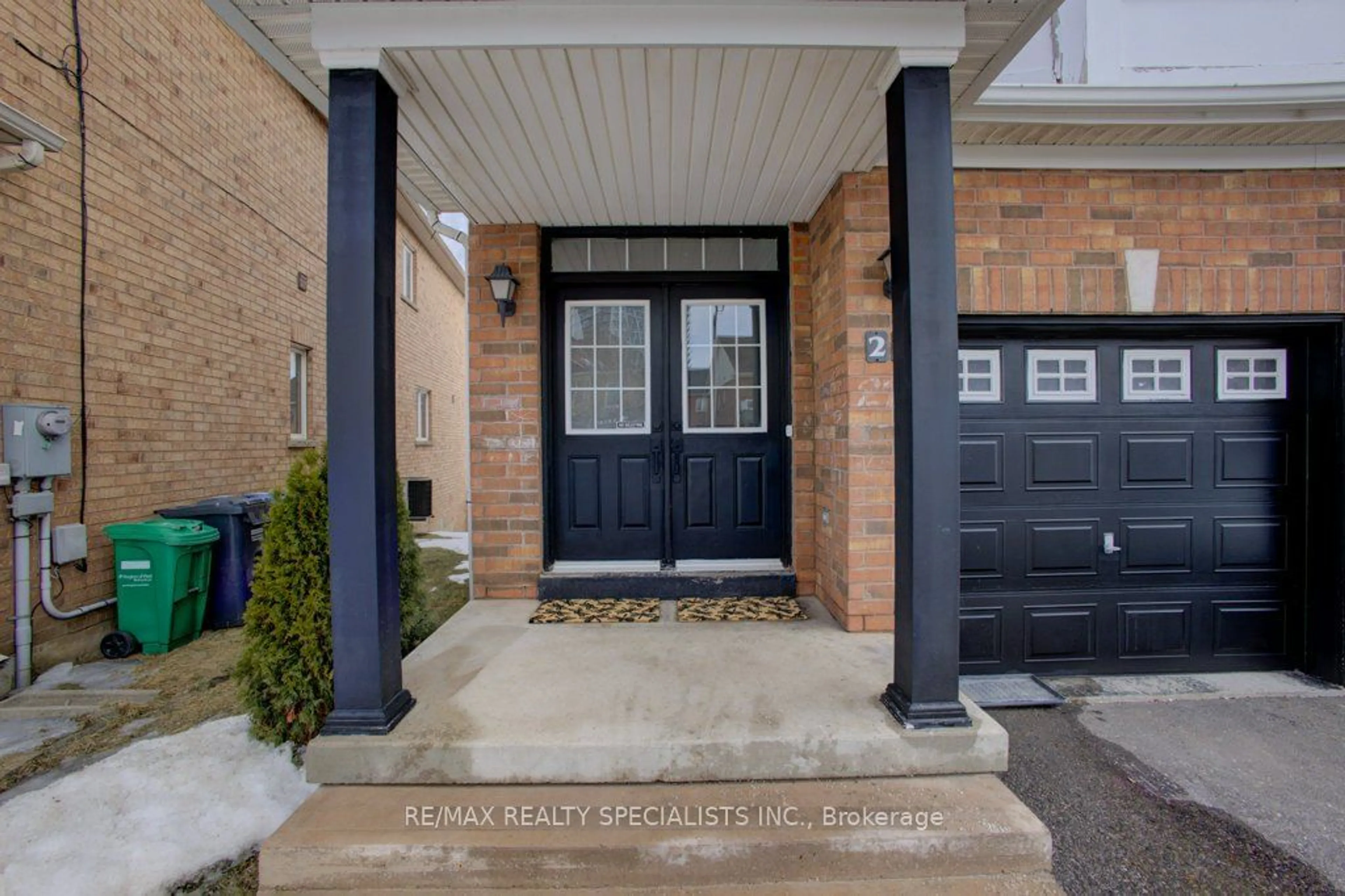 Indoor entryway for 27 Portrush Tr, Brampton Ontario L6X 0R2