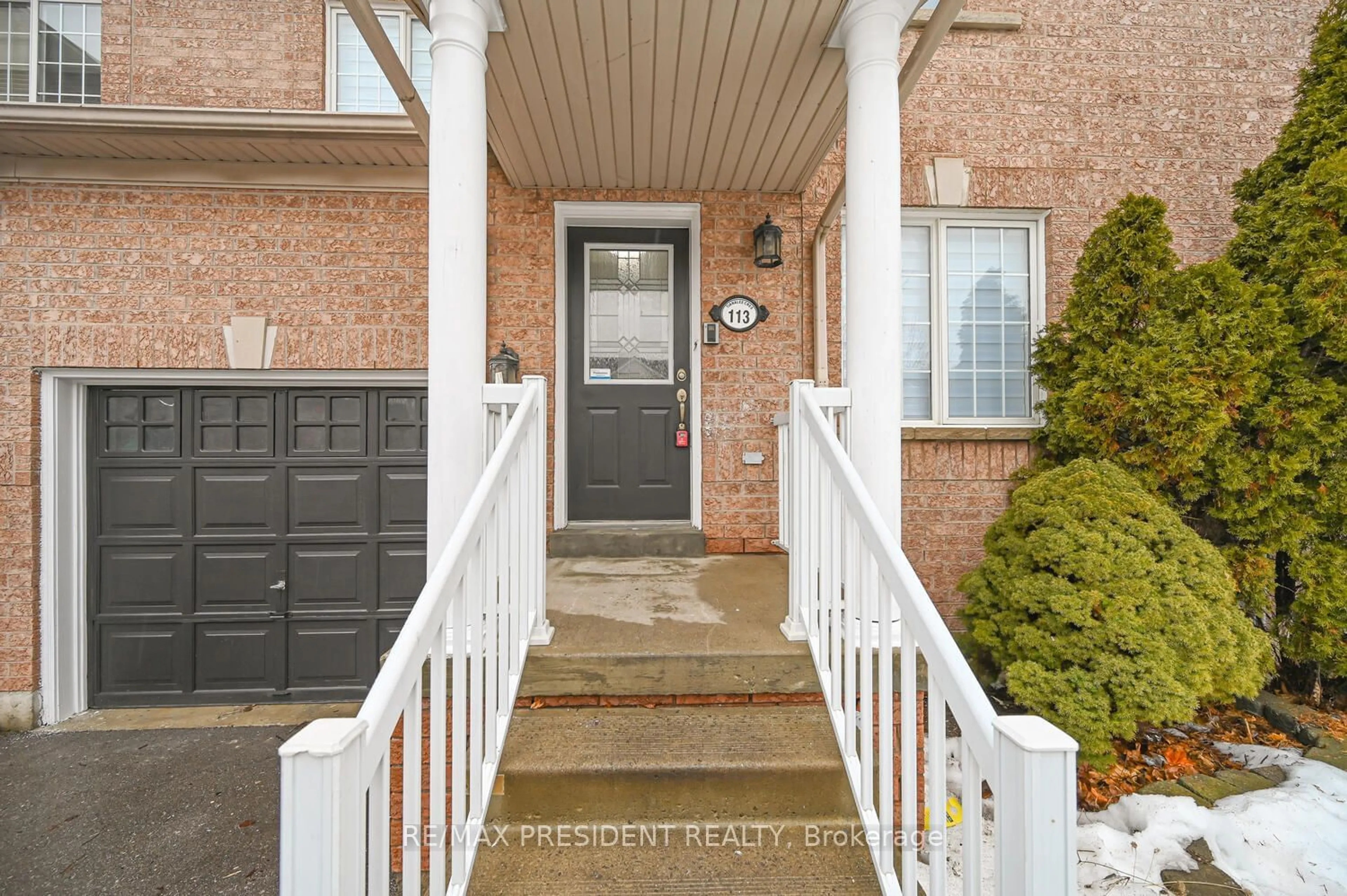 Indoor entryway for 113 Tianalee Cres, Brampton Ontario L7A 2K8