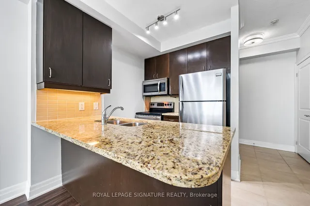 Additional property image - 100 John St Unit 1401