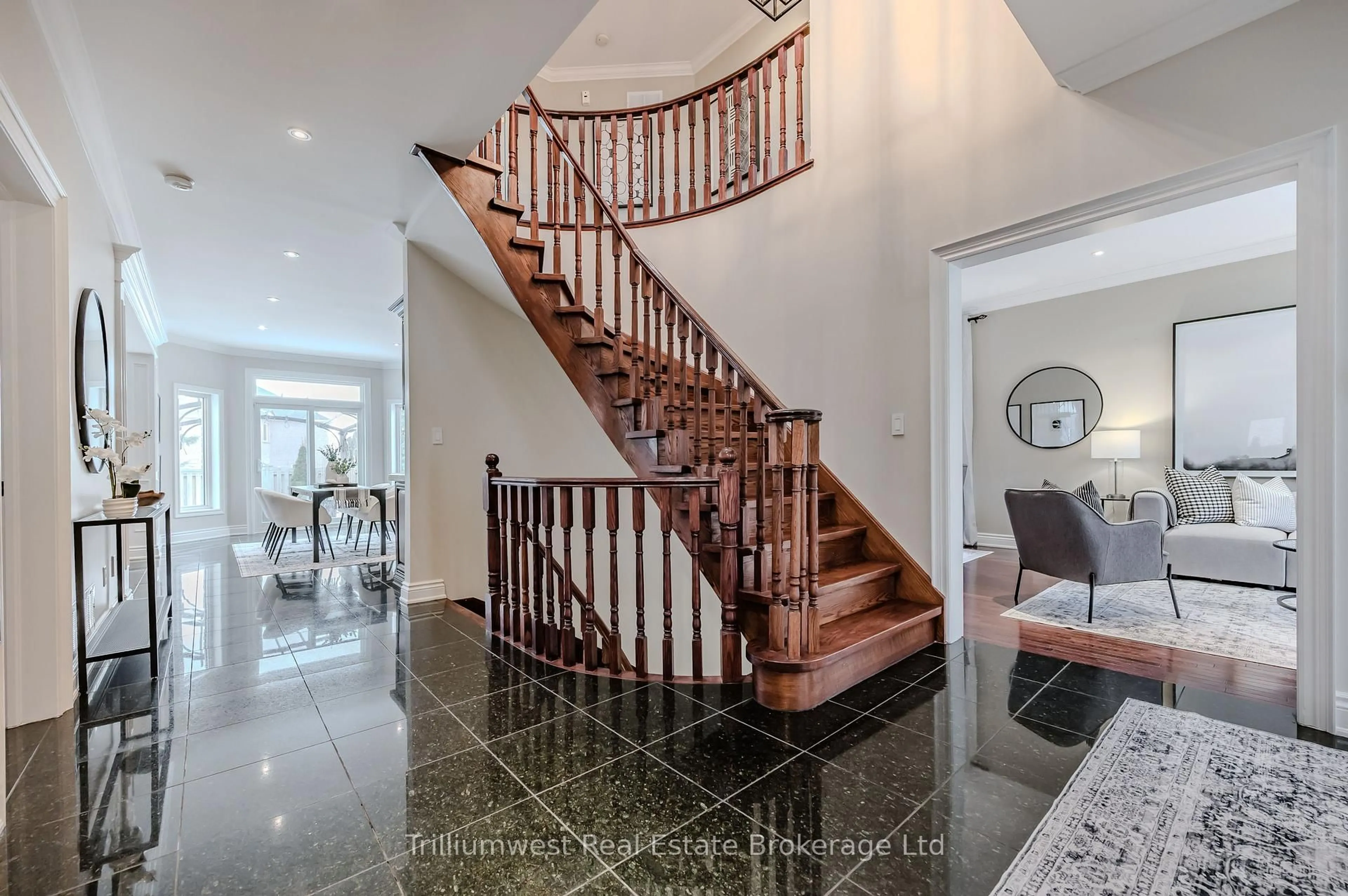 Stairs for 4324 Hickory Dr, Mississauga Ontario L4W 1L2