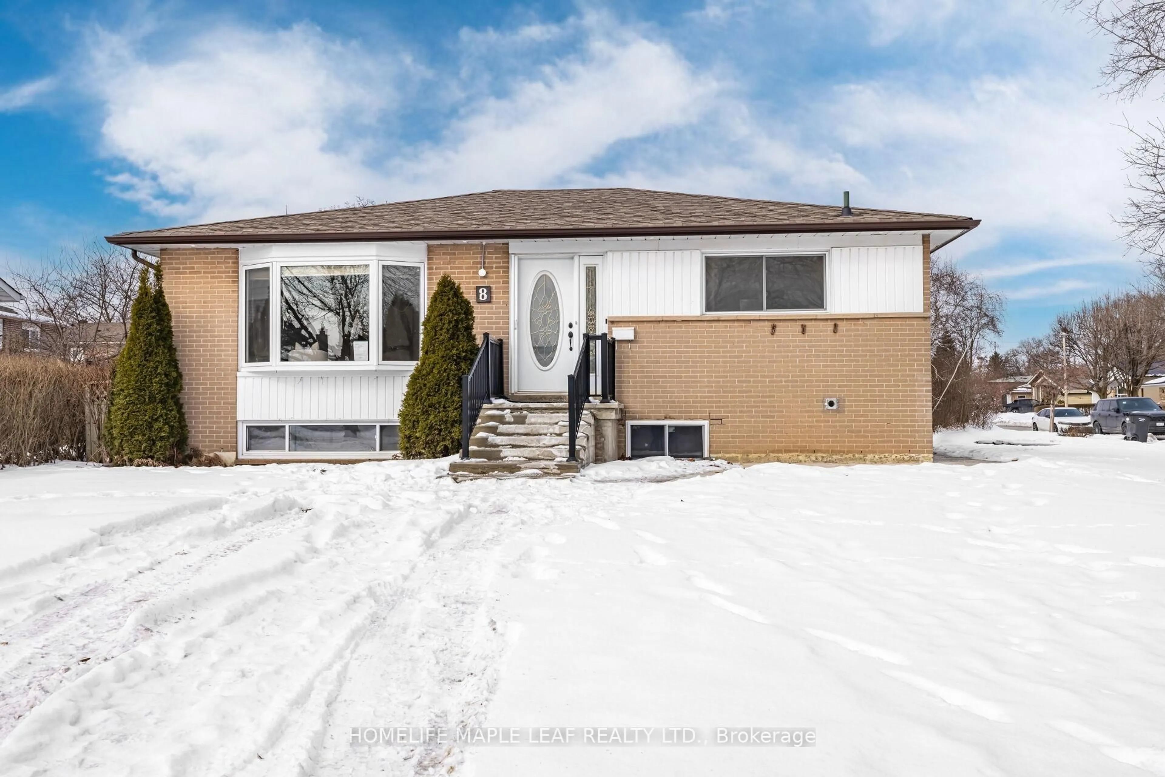 Home with vinyl exterior material, street for 8 Welbeck Dr, Brampton Ontario L6X 2L1