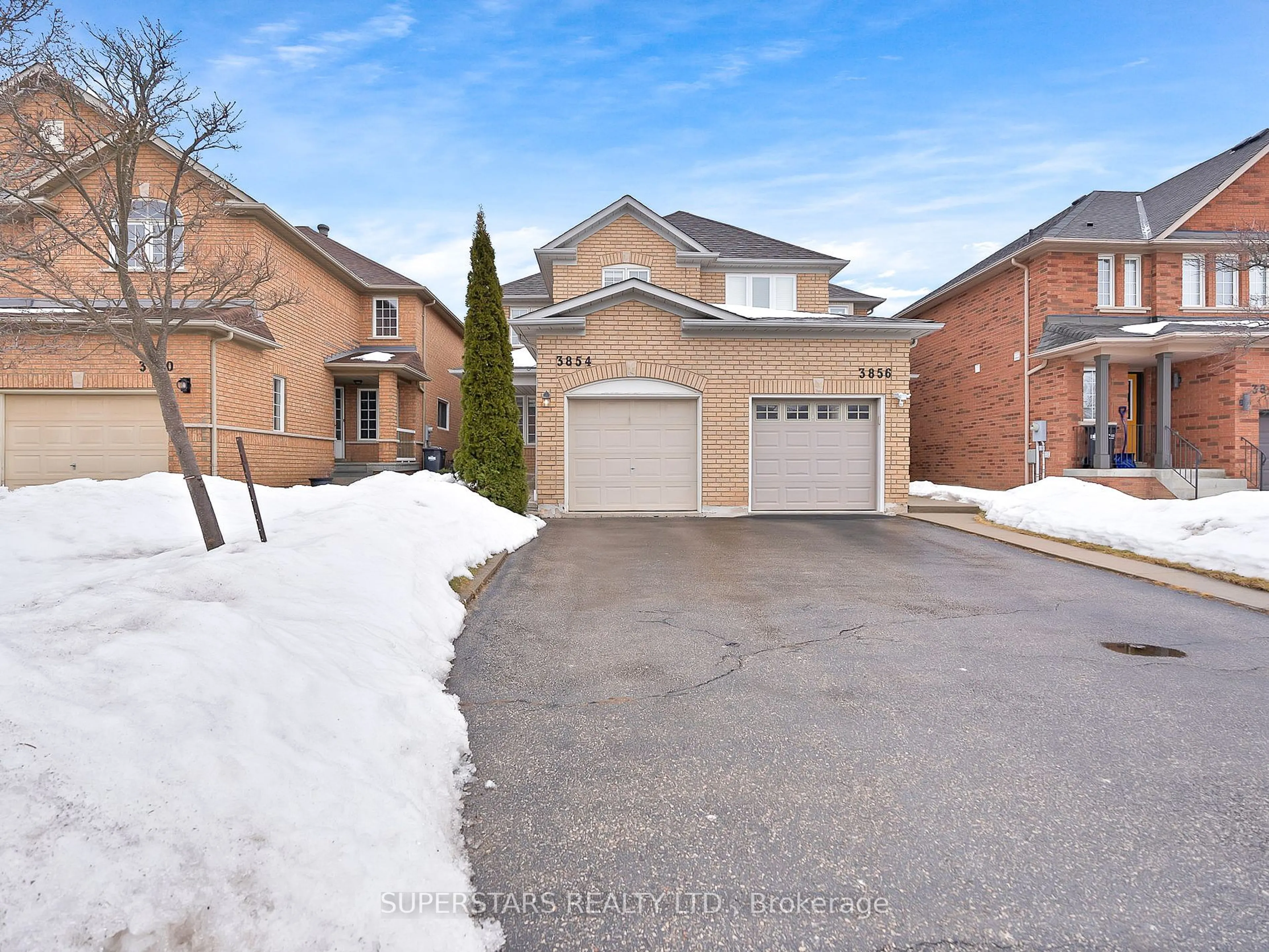 Home with brick exterior material, street for 3854 Ridgepoint Way, Mississauga Ontario L5N 7T9