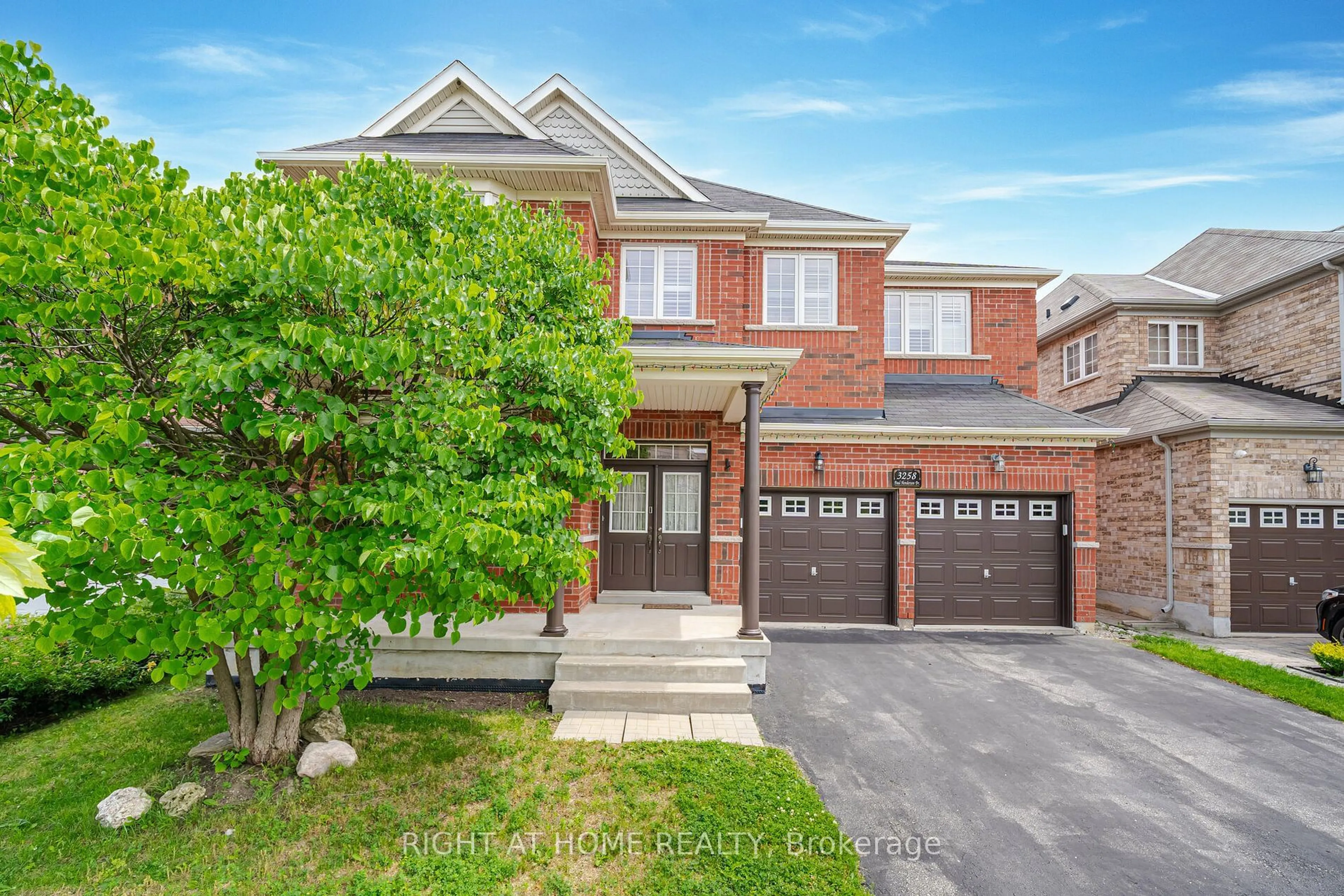 Home with brick exterior material, street for 3258 Paul Henderson Dr, Mississauga Ontario L5M 0H3