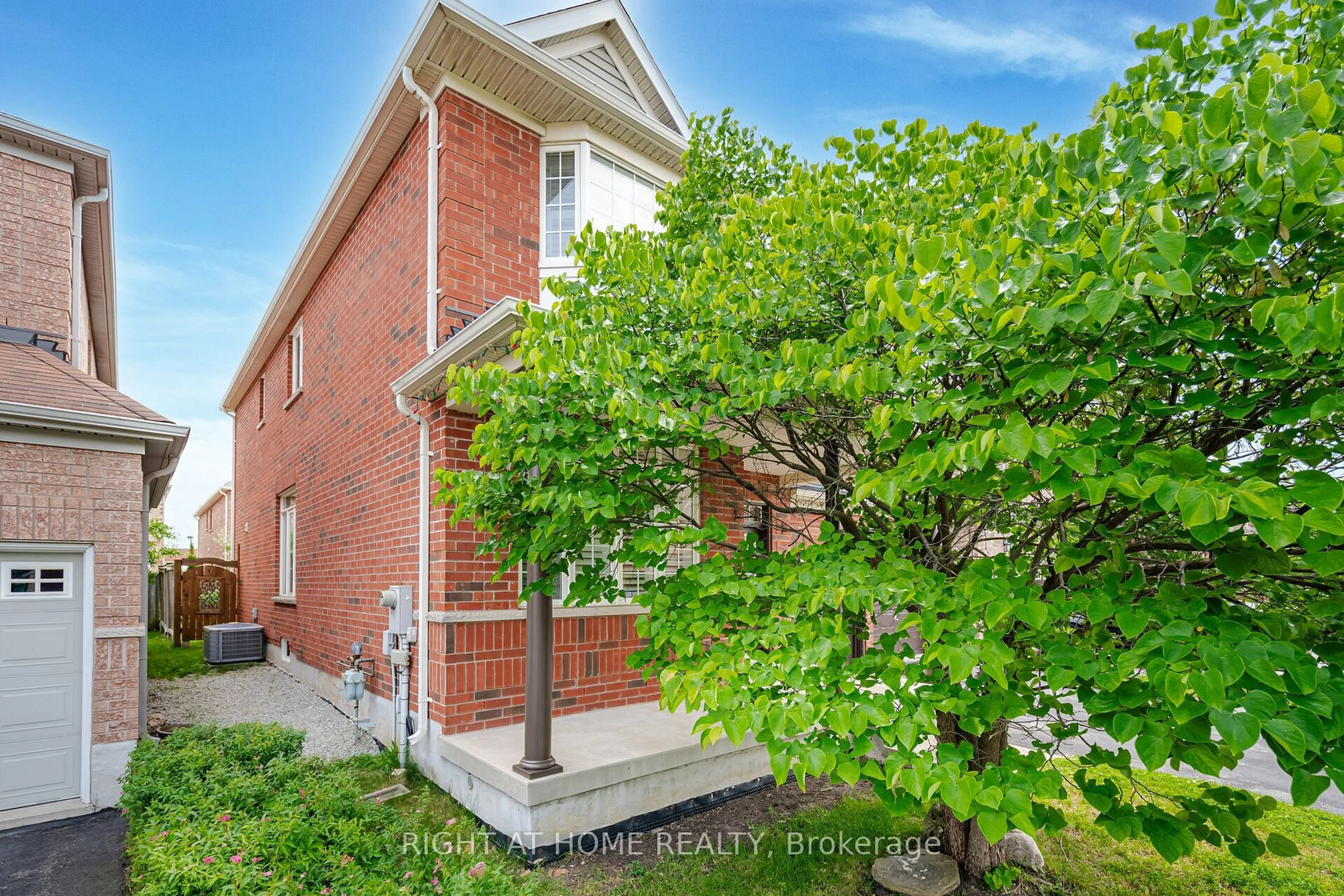 Home with brick exterior material, street for 3258 Paul Henderson Dr, Mississauga Ontario L5M 0H3