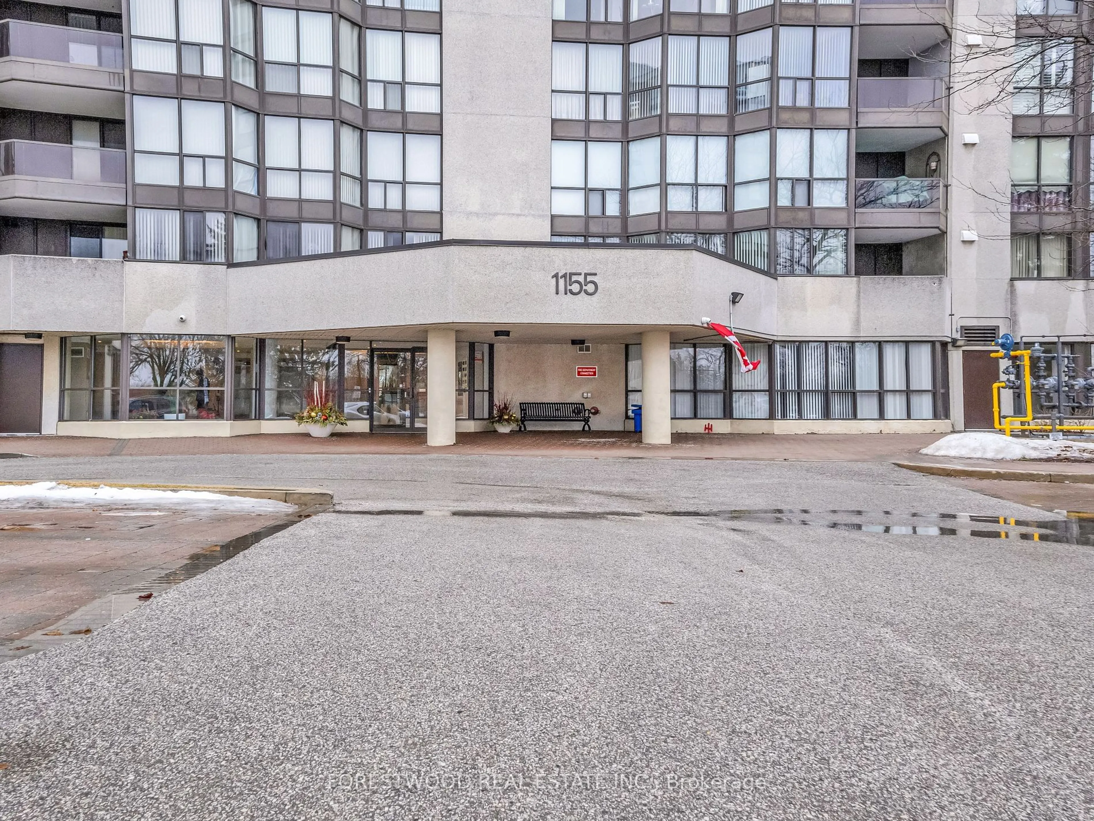 Indoor foyer for 1155 Bough Beeches Blvd #1203, Mississauga Ontario L4W 4N2