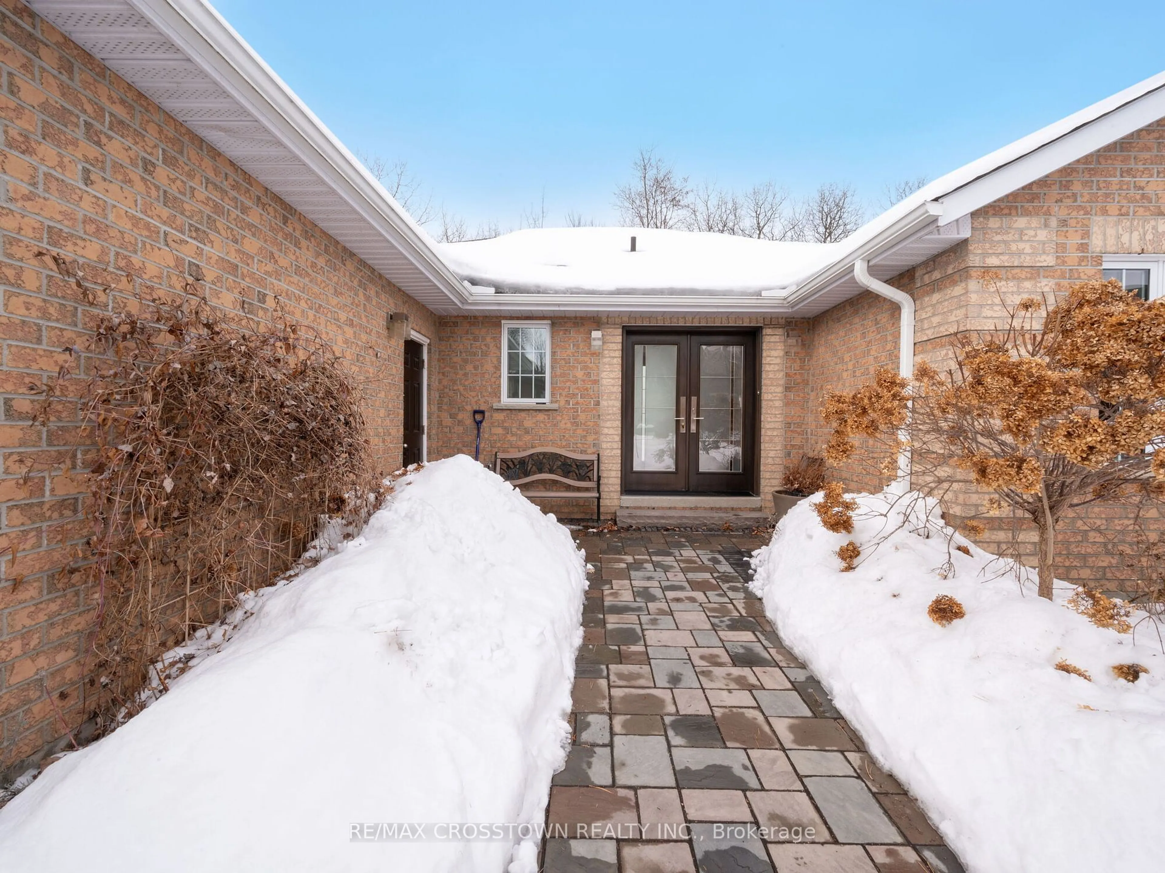 Home with brick exterior material, street for 20 Valewood Dr, Caledon Ontario L7C 1J2