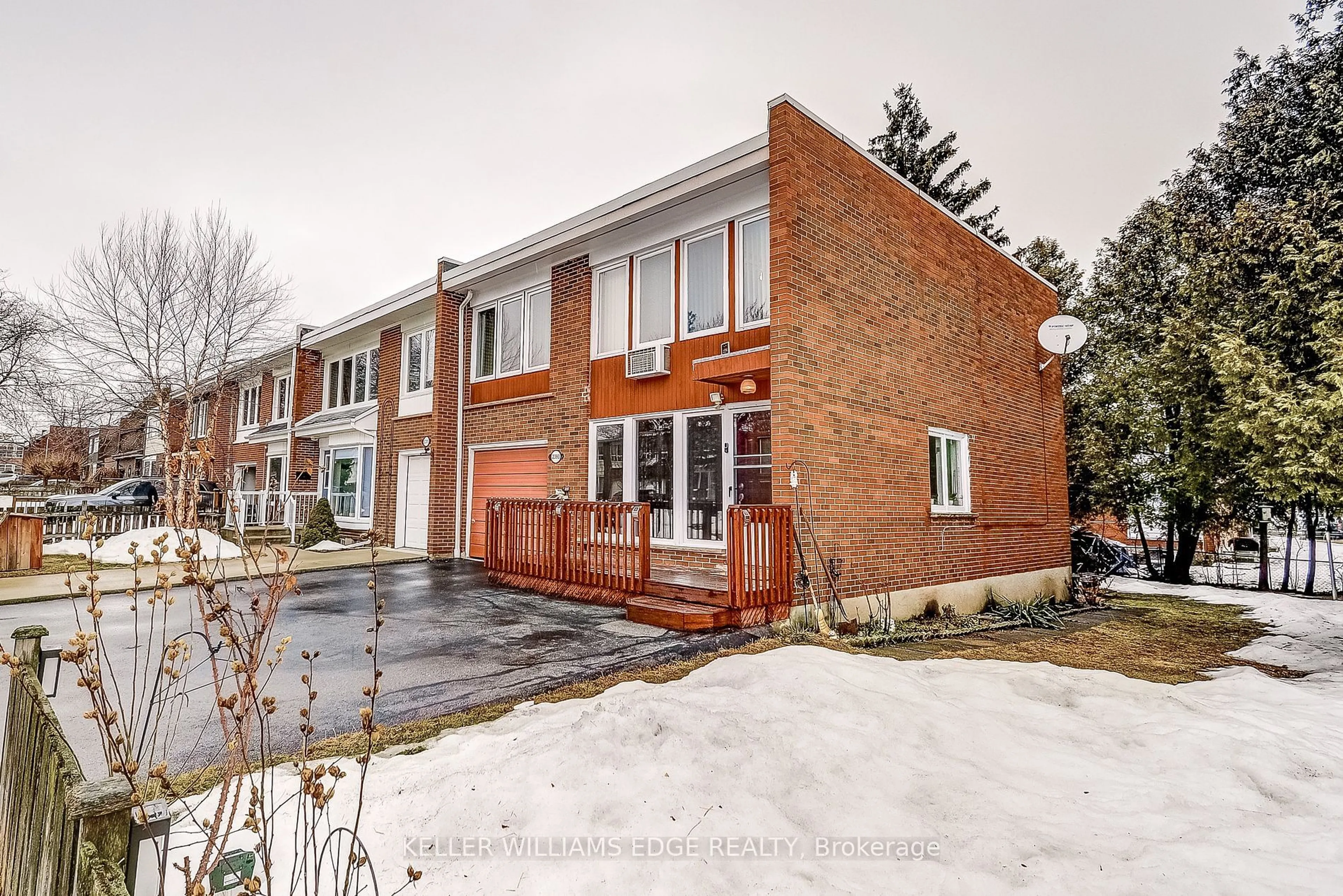 Home with brick exterior material, street for 2393 Maryvale Crt, Burlington Ontario L7P 2P1