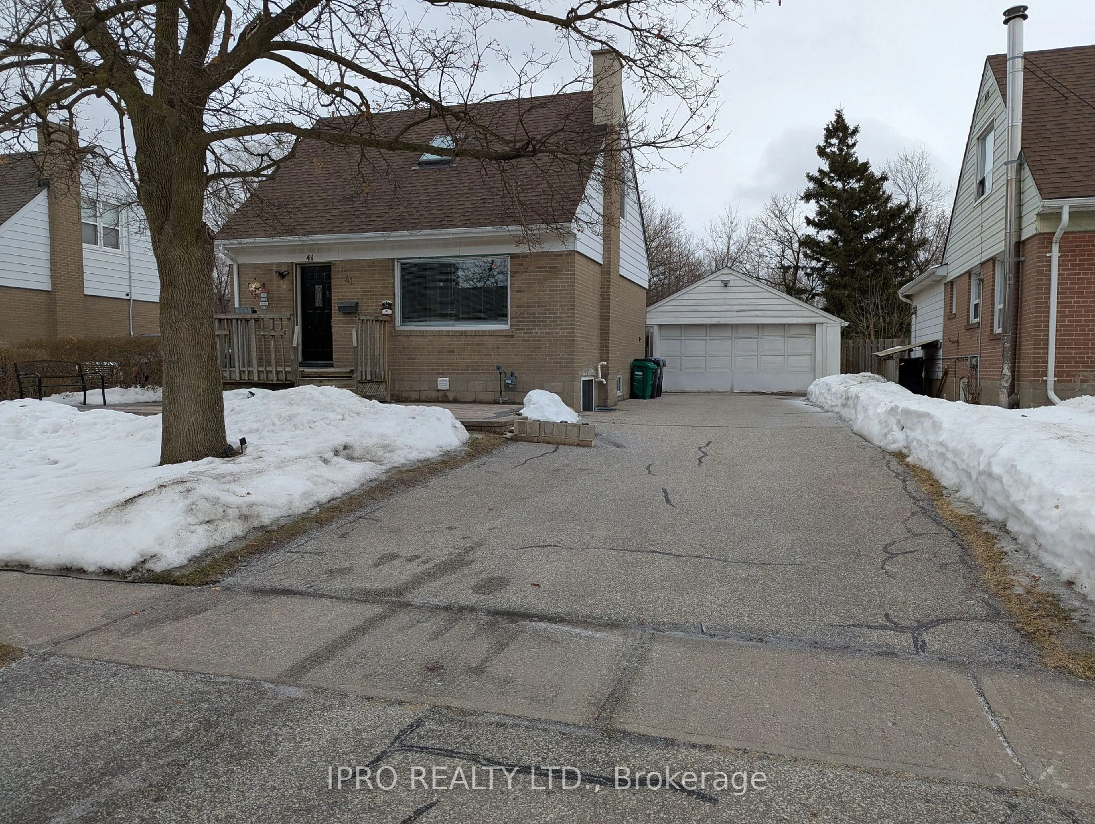 Unknown for 41 McCaul St, Brampton Ontario L6V 1J1