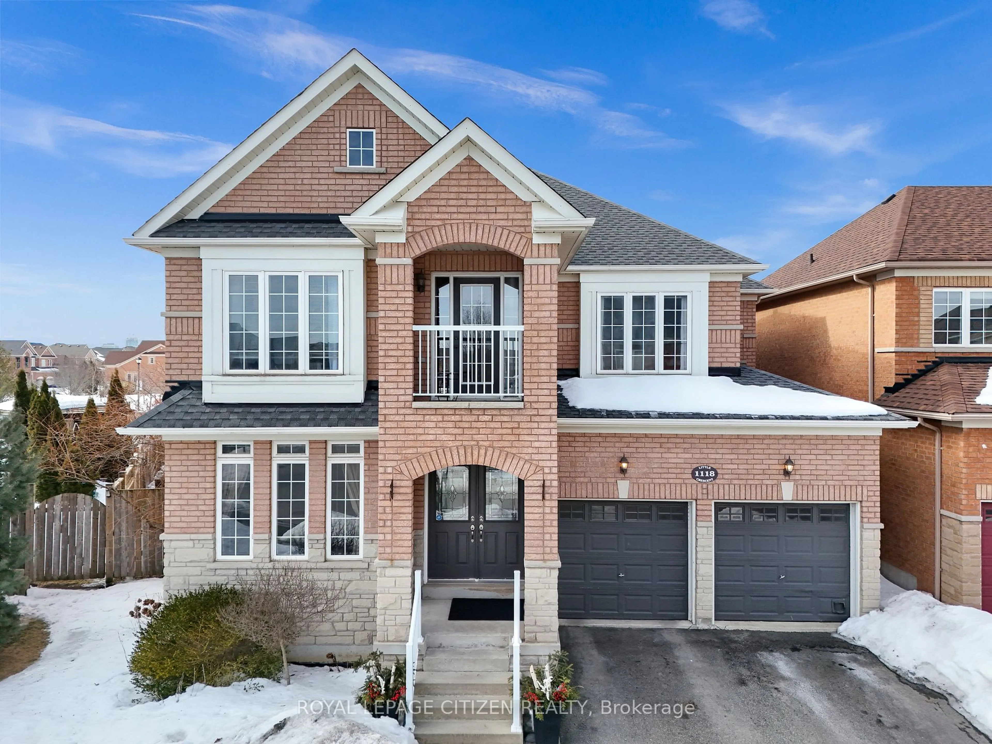 Home with brick exterior material, street for 1118 Little Cres, Milton Ontario L9T 6T2