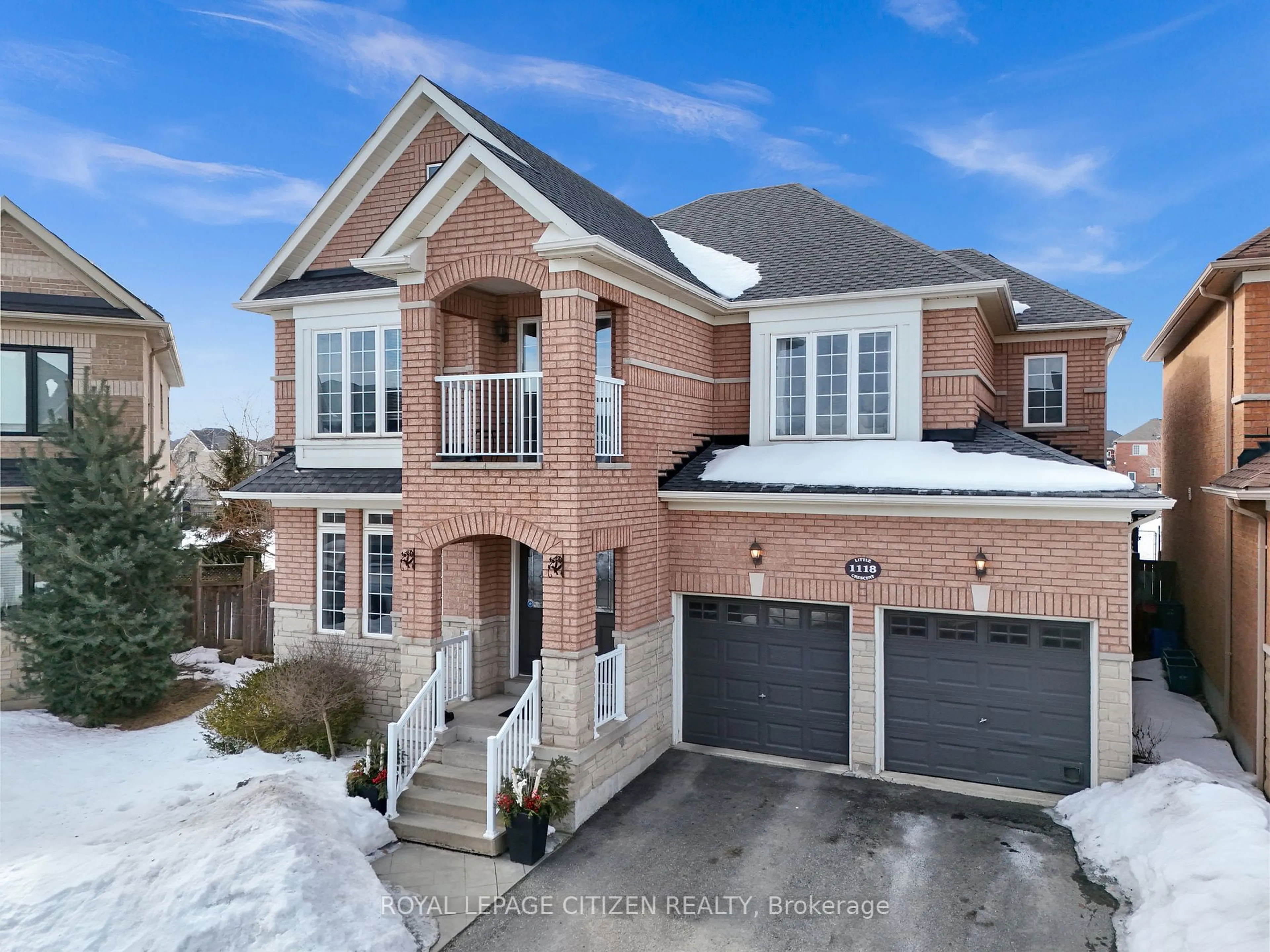 Home with brick exterior material, street for 1118 Little Cres, Milton Ontario L9T 6T2