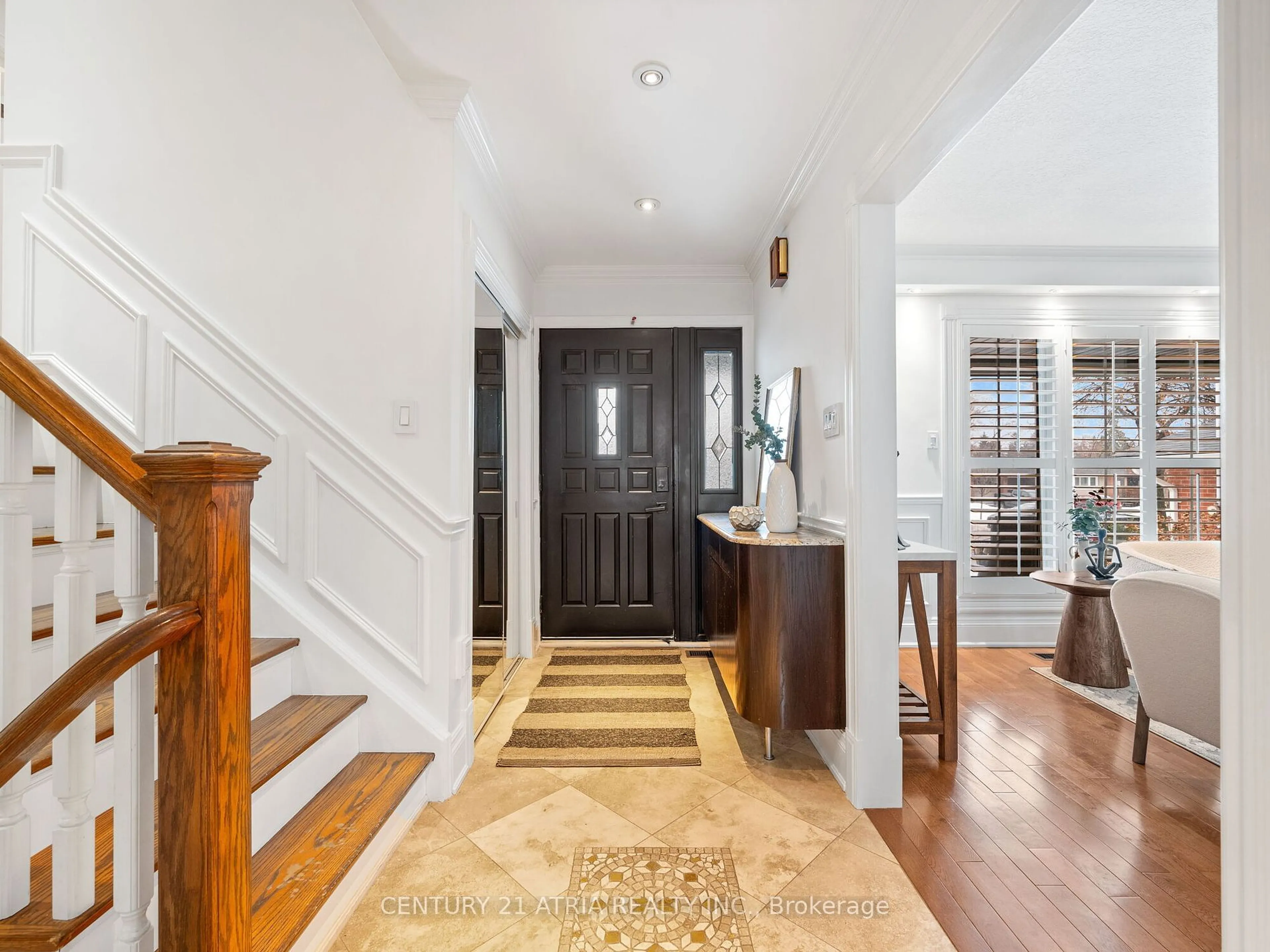 Indoor entryway for 2265 Denise Rd, Mississauga Ontario L4X 1J2