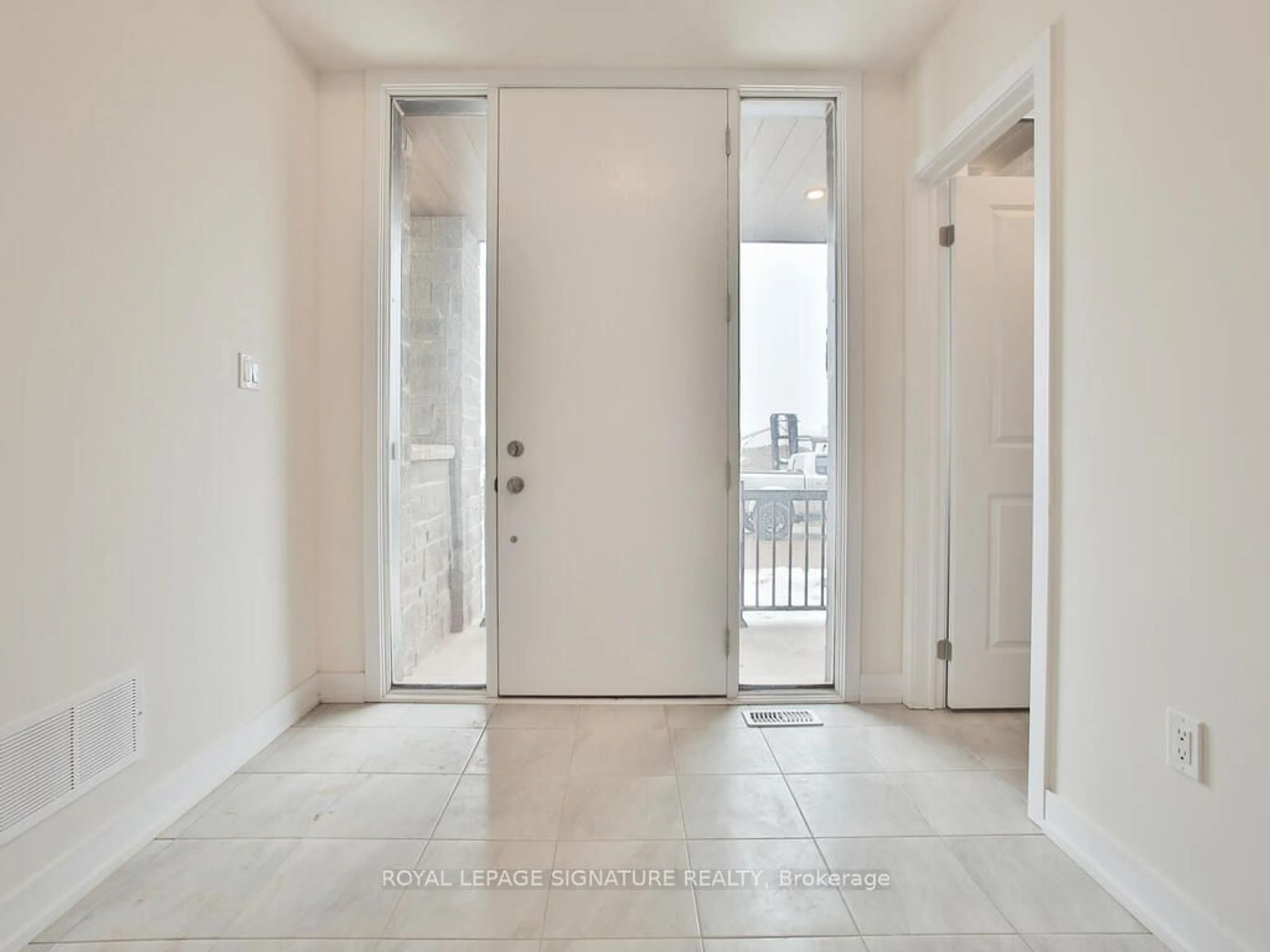 Indoor entryway for 3148 Perkins Way, Oakville Ontario L6H 7Z1