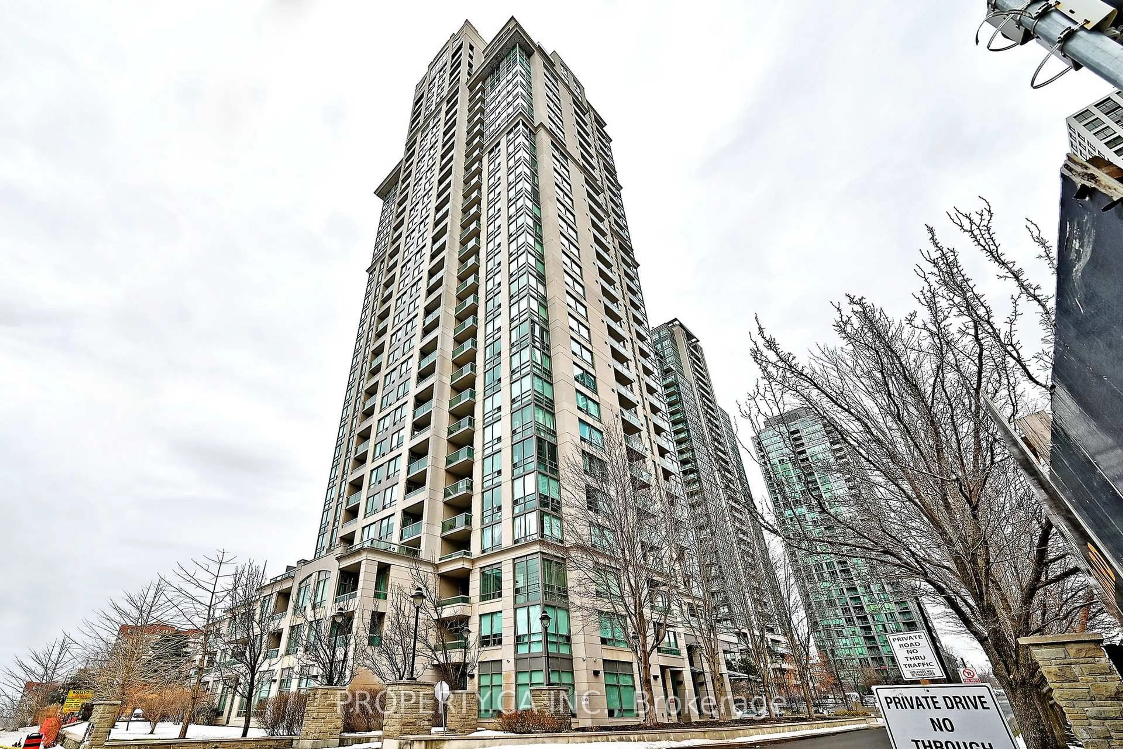 Indoor foyer for 3504 Hurontario St #301, Mississauga Ontario L5B 0B9