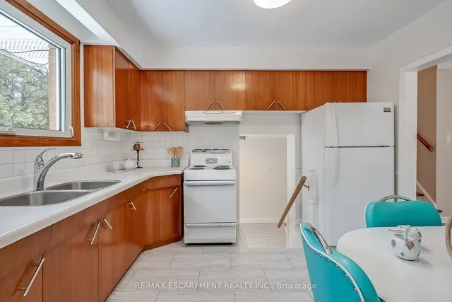 Additional property image - 368 East Side Cres