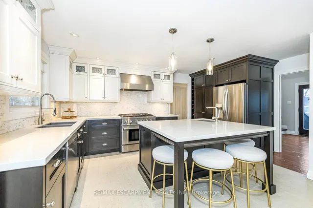 Additional property image - 63 BARTON St