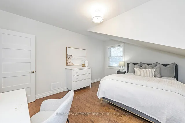 Additional property image - 63 BARTON St