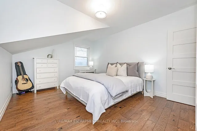 Additional property image - 63 BARTON St