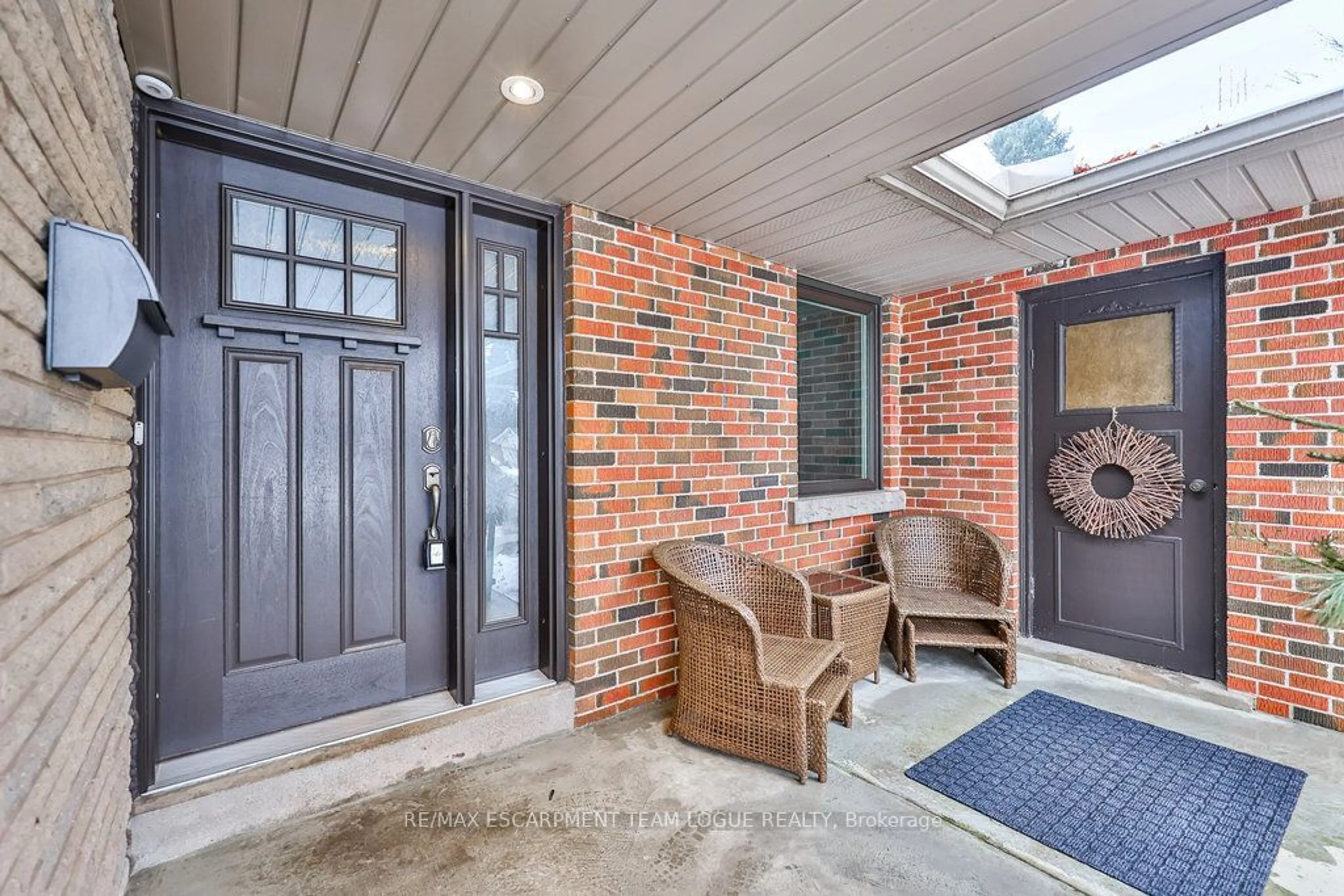 Indoor entryway for 306 SHOREVIEW Rd, Burlington Ontario L7T 2N4