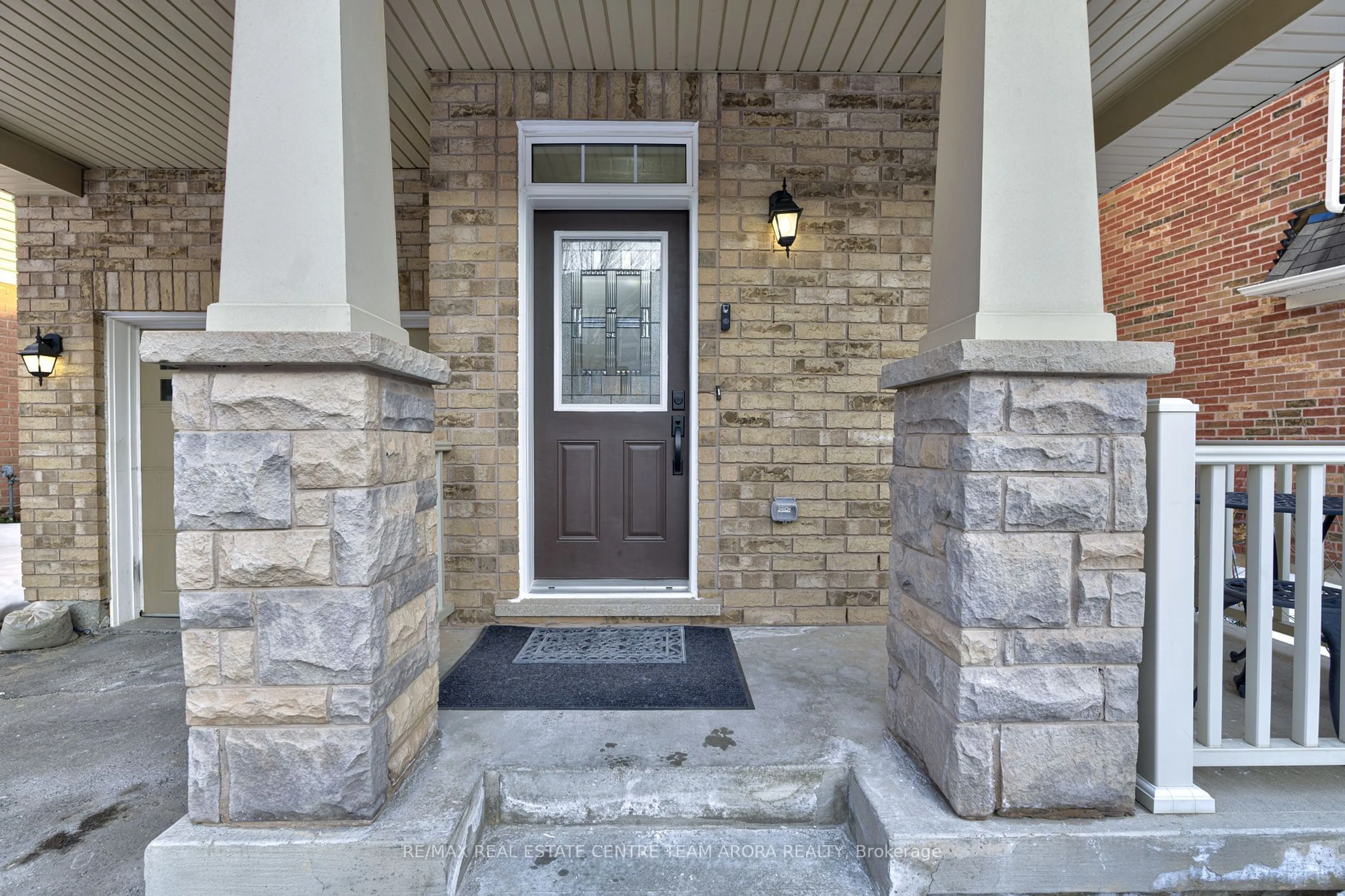 Indoor entryway for 49 Lathbury St, Brampton Ontario L7A 0R8