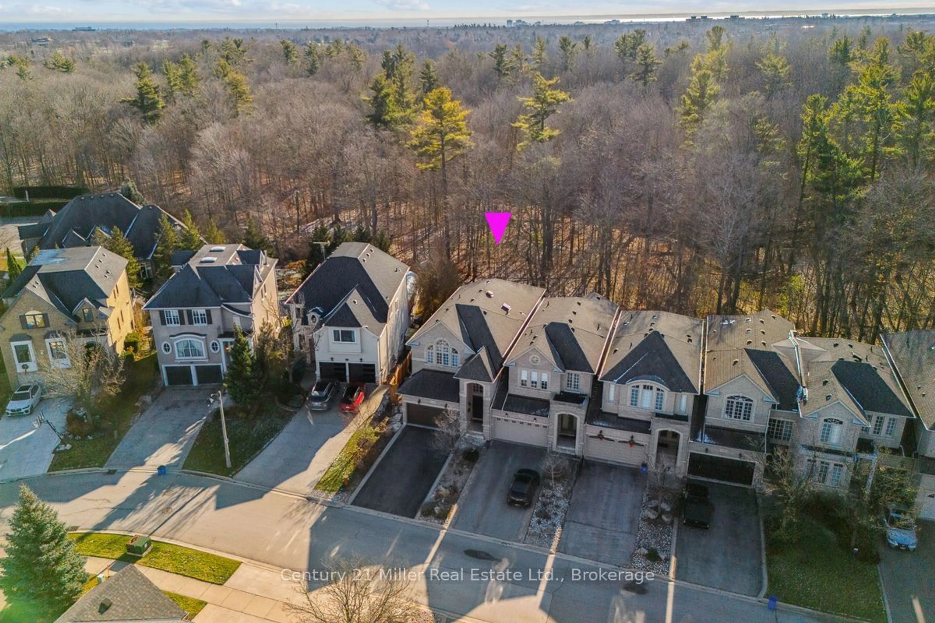 A pic from outside/outdoor area/front of a property/back of a property/a pic from drone, water/lake/river/ocean view for 2286 Woodfield Rd, Oakville Ontario L6H 6Y7