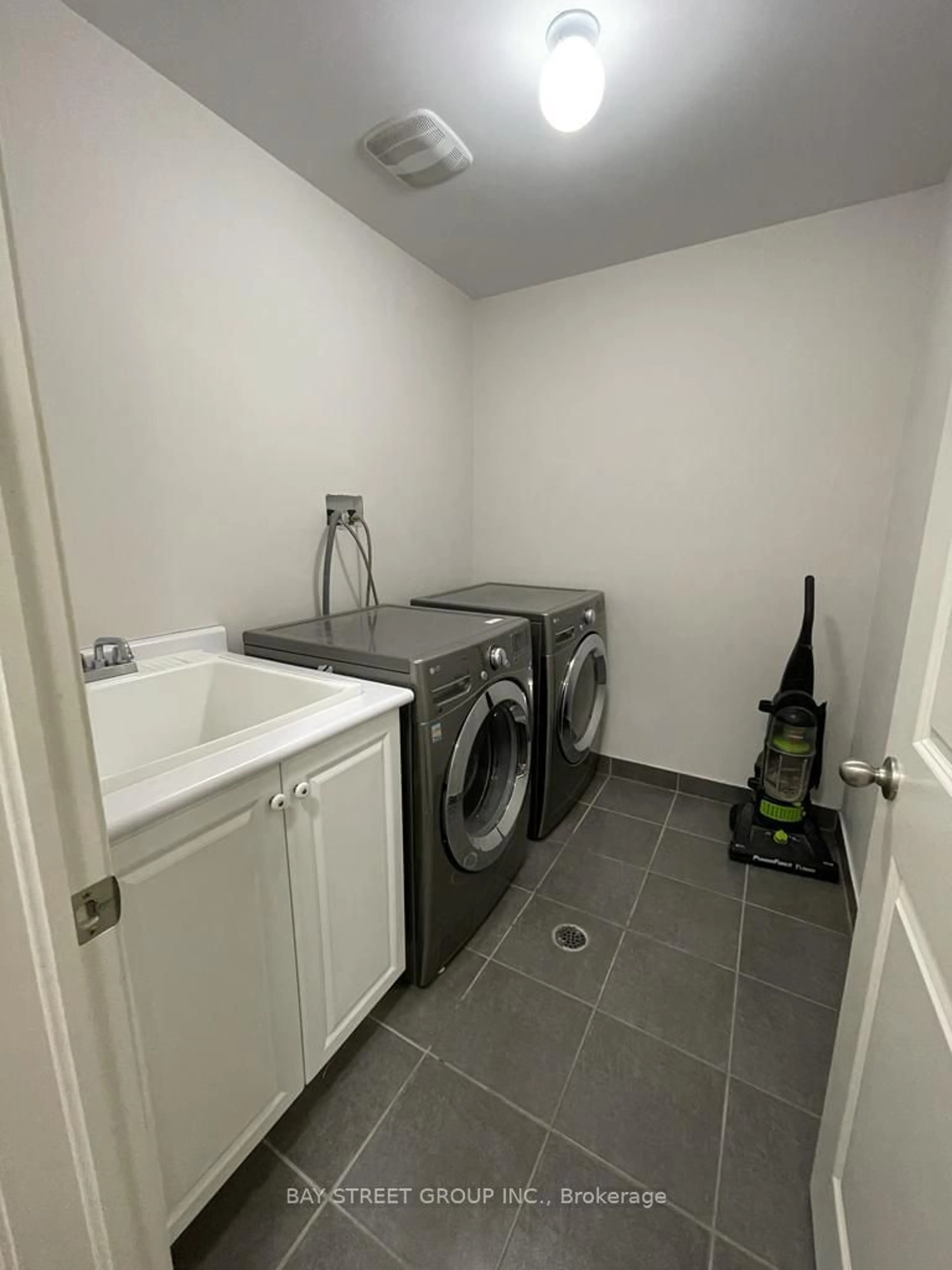 Laundry room for 273 Veterans Dr, Brampton Ontario L7A 4M5